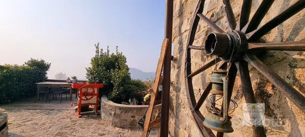 Azienda in vendita: B&B residenziale panoramico con camere matrimoniali e giardino a Italia - Bed and Breakfast - Immagine principale