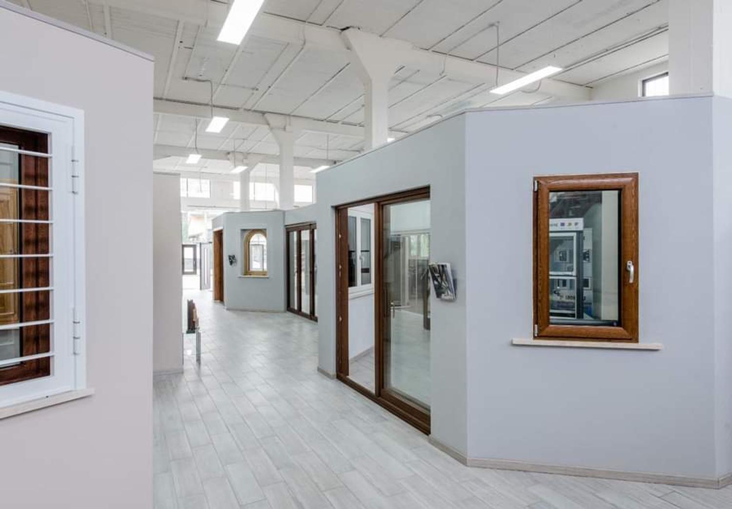 Azienda in vendita: Azienda di serramenti di ogni genere
Pvc legno legno alluminio a Italia - Attività artigianali e professionali - Immagine principale