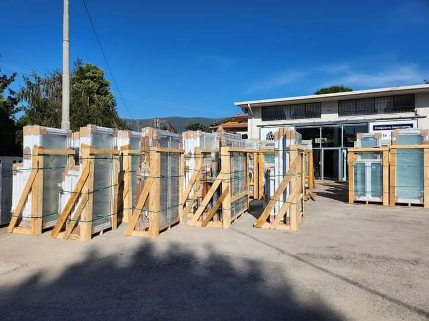 Azienda in vendita: Azienda di serramenti di ogni genere
Pvc legno legno alluminio a Italia - Attività artigianali e professionali - Immagine foto 4