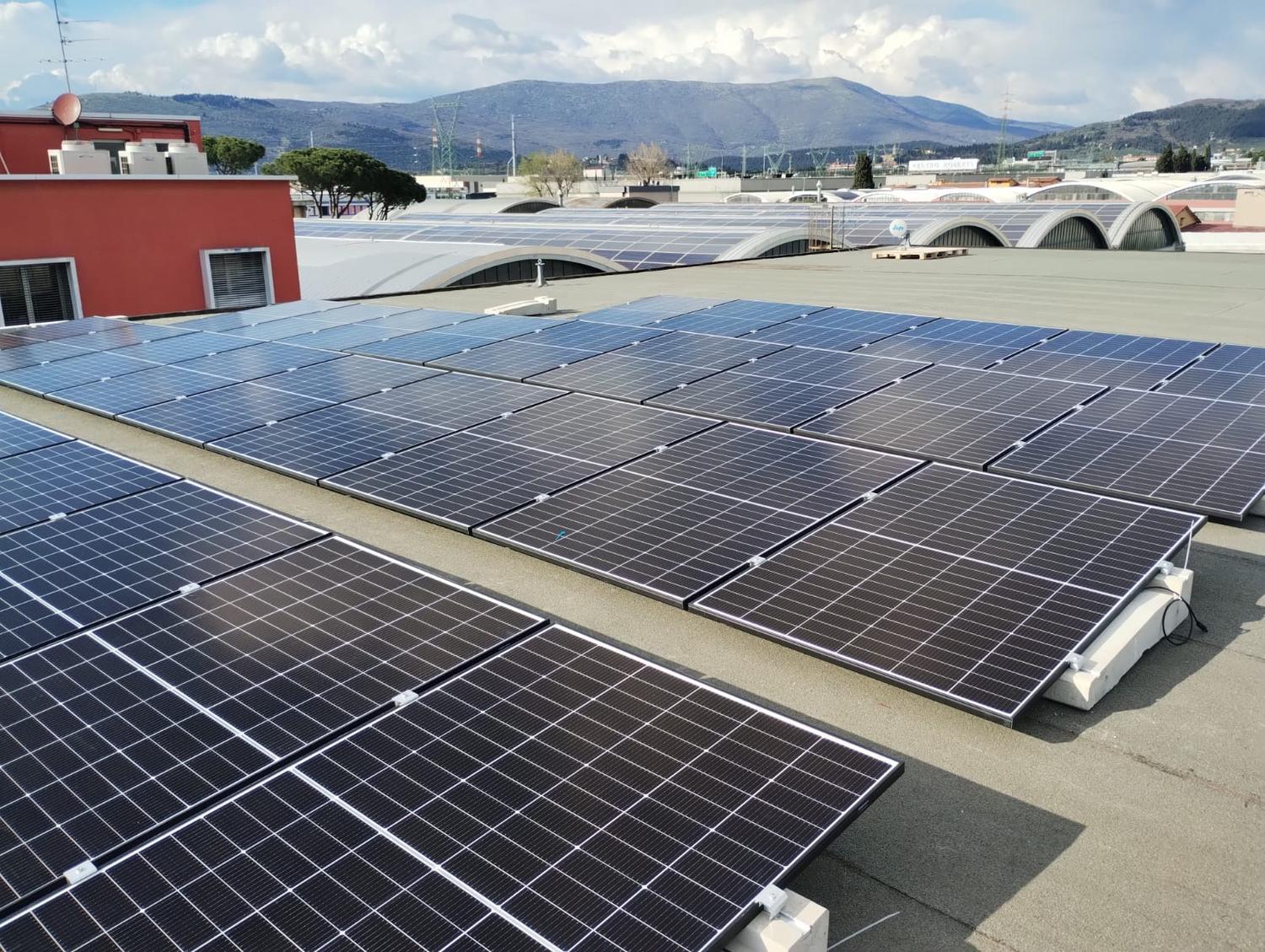 Azienda in vendita: ESCO certificata UNI CEI 11352 - Settore energia rinnovabile a Italia - Energia - Immagine foto 2