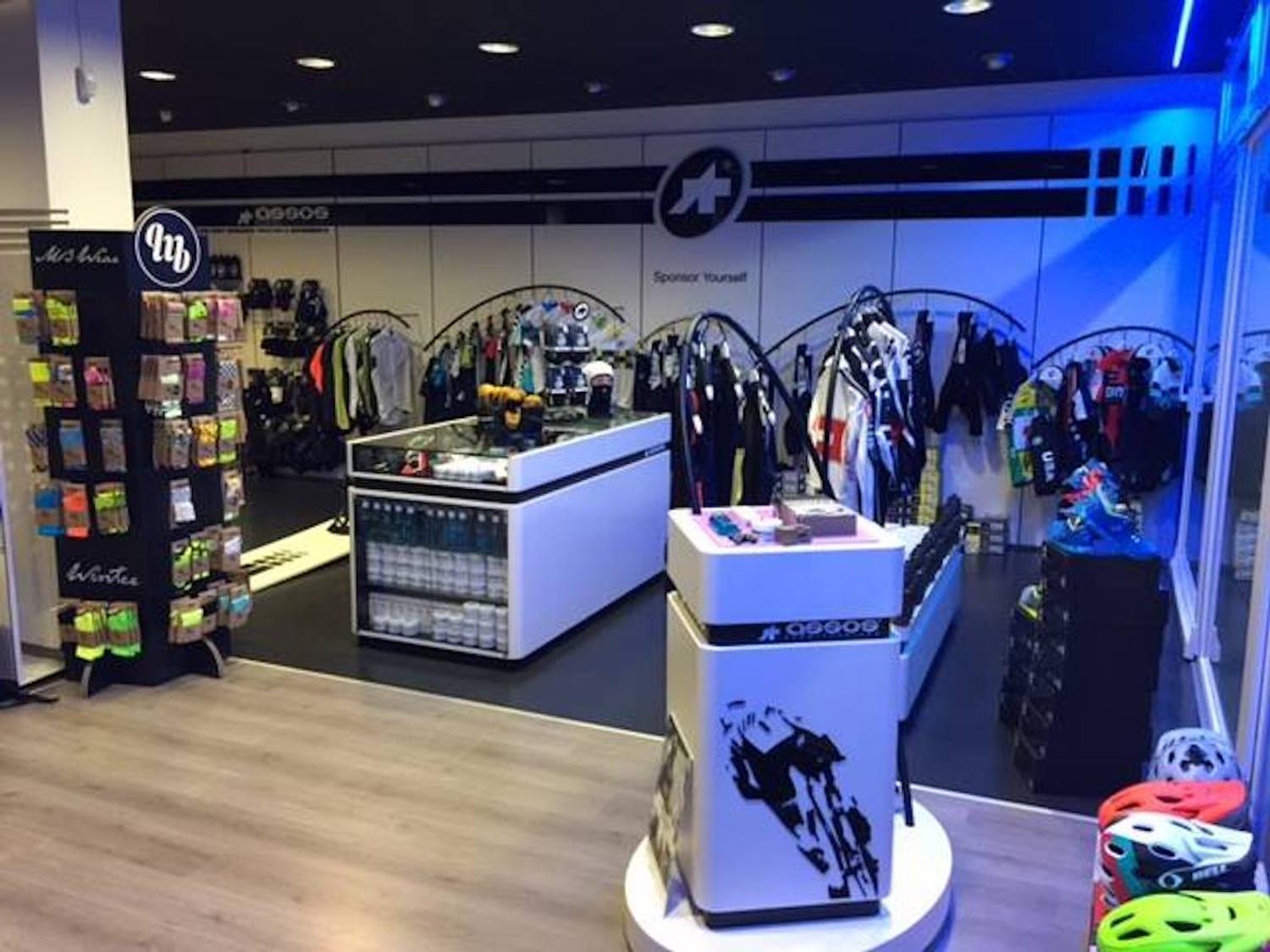Azienda in vendita: E-COMMERCE PER CICLISTI ABBIGLIAMENTO E ACCESSORI
 a Italia - E-commerce - Immagine foto 2
