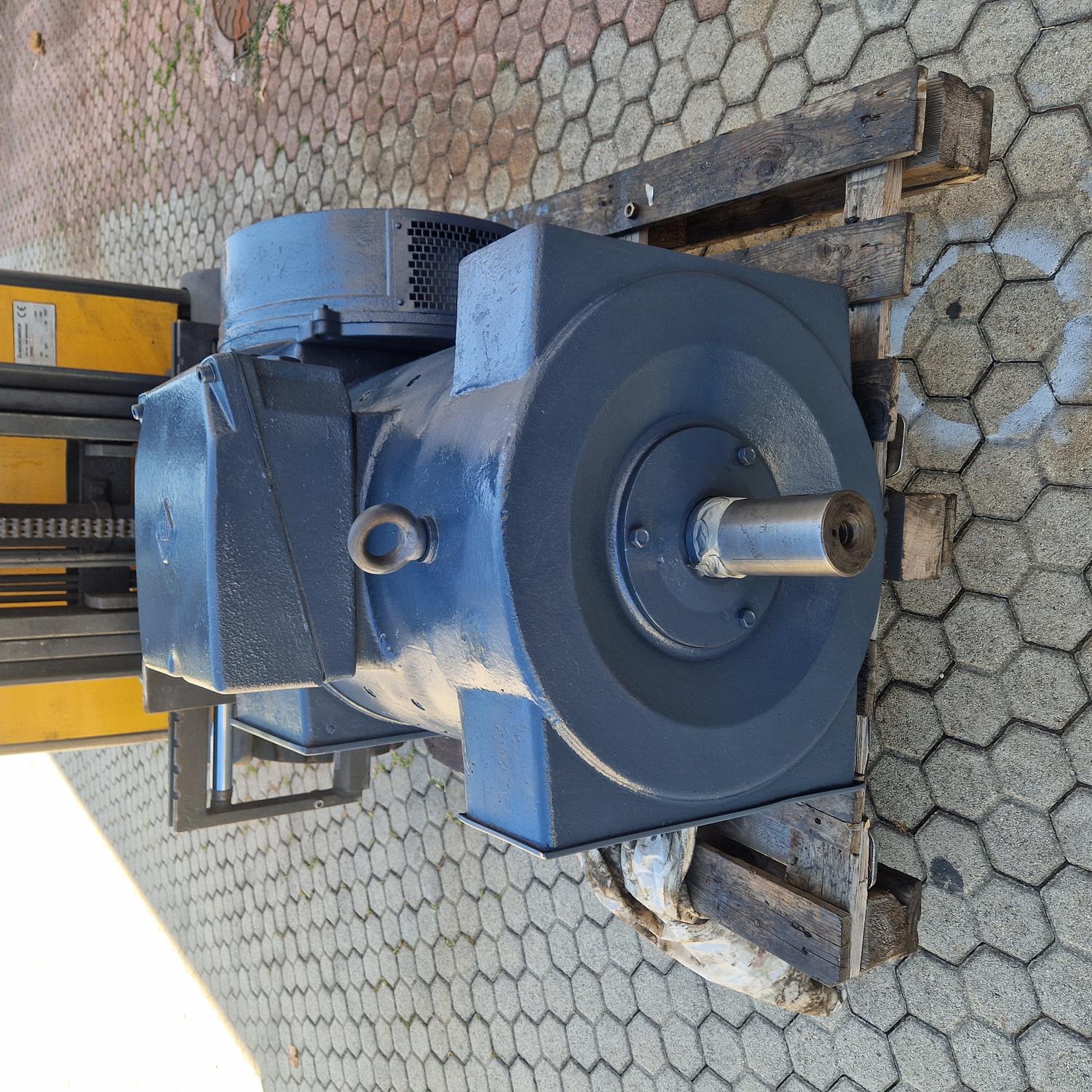 Azienda in vendita: Azienda manutenzione e vendita motori elettrici industriali a Italia - Servizi di supporto alle imprese - Immagine foto 3