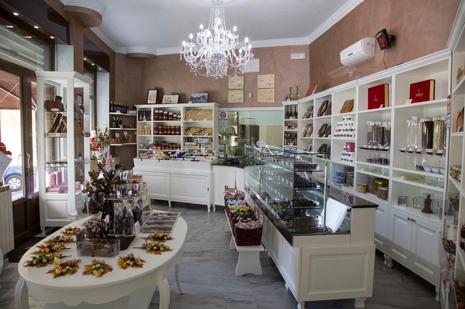 Azienda in vendita: vendesi attività di produzione e vendita di cioccolato a Italia - Attività artigianali e professionali - Immagine principale
