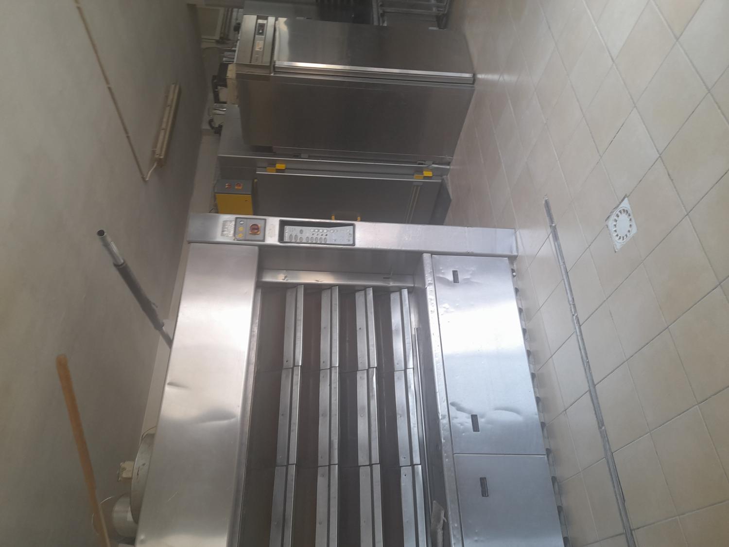 Azienda in vendita: Vendesi panificio , pizza al taglio ,caffetteria gelateria a Italia - Attività artigianali e professionali - Immagine foto 4
