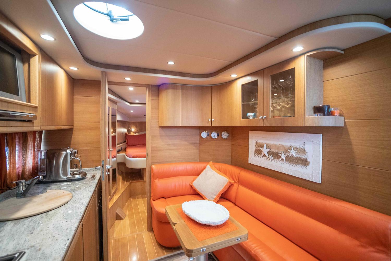 Azienda in vendita: Avviata attività di noleggio Yacht a Italia - Servizi turistici - Immagine foto 3