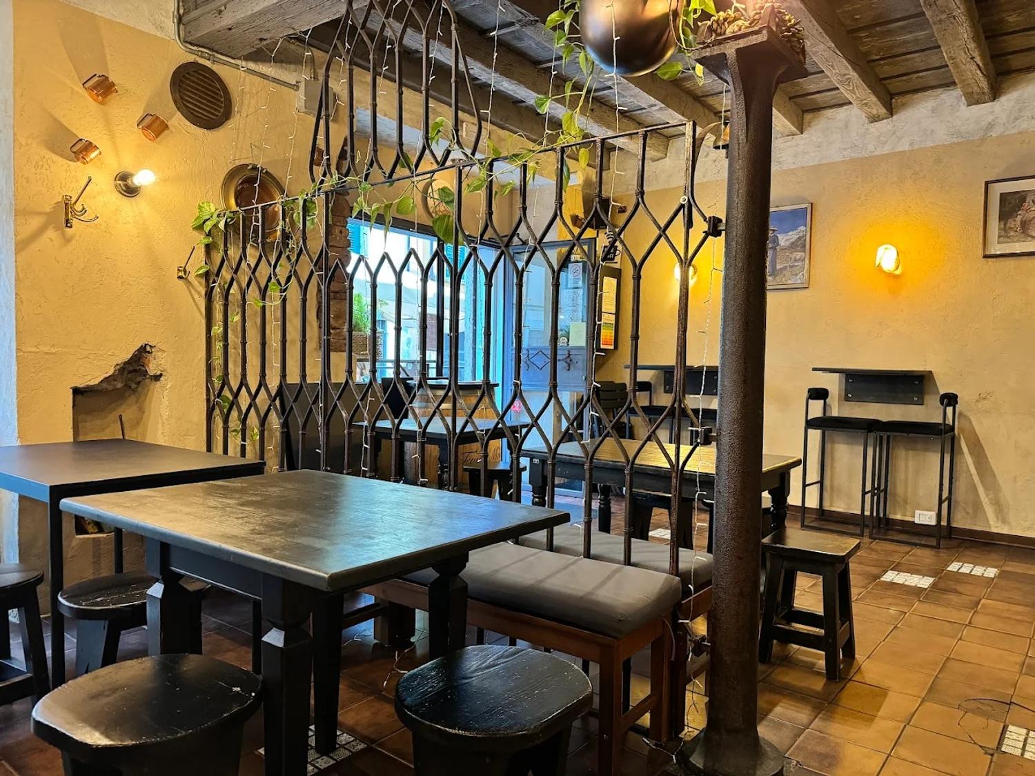 Azienda in vendita: Osteria bar in Veronetta fatturato oltre 300 mila anche gestione a Italia - Ristoranti - Immagine foto 2