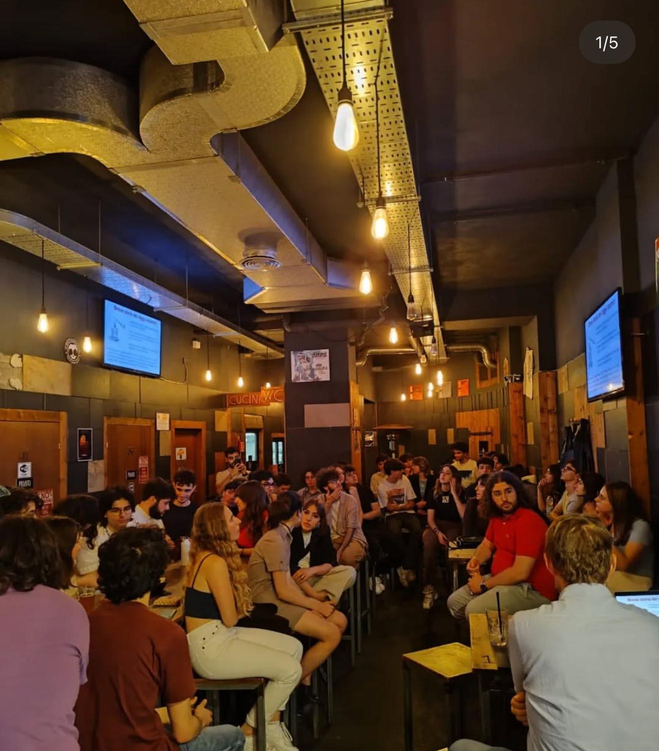Azienda in vendita: *PUB IN VENDITA A ROMA* a Italia - Bar - Immagine principale