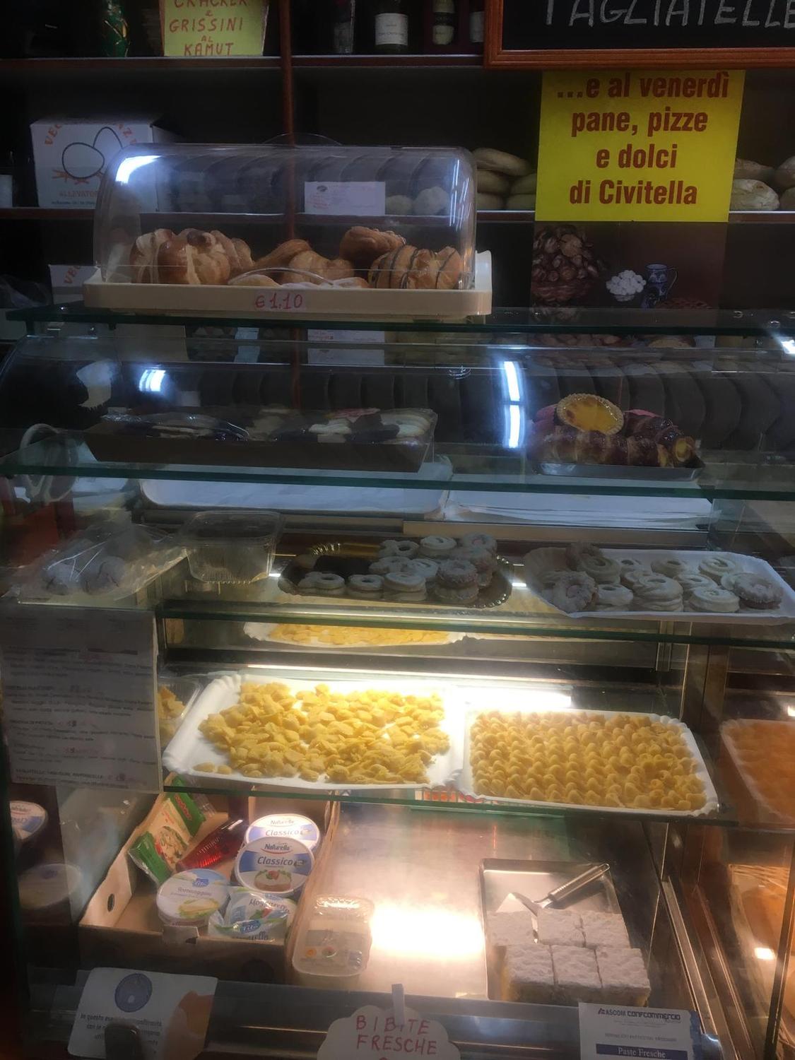 Azienda in vendita: Vendesi Licenza Panetteria – Pasticceria – Salumeria a Ravenna a Italia - Panetterie - Immagine foto 2