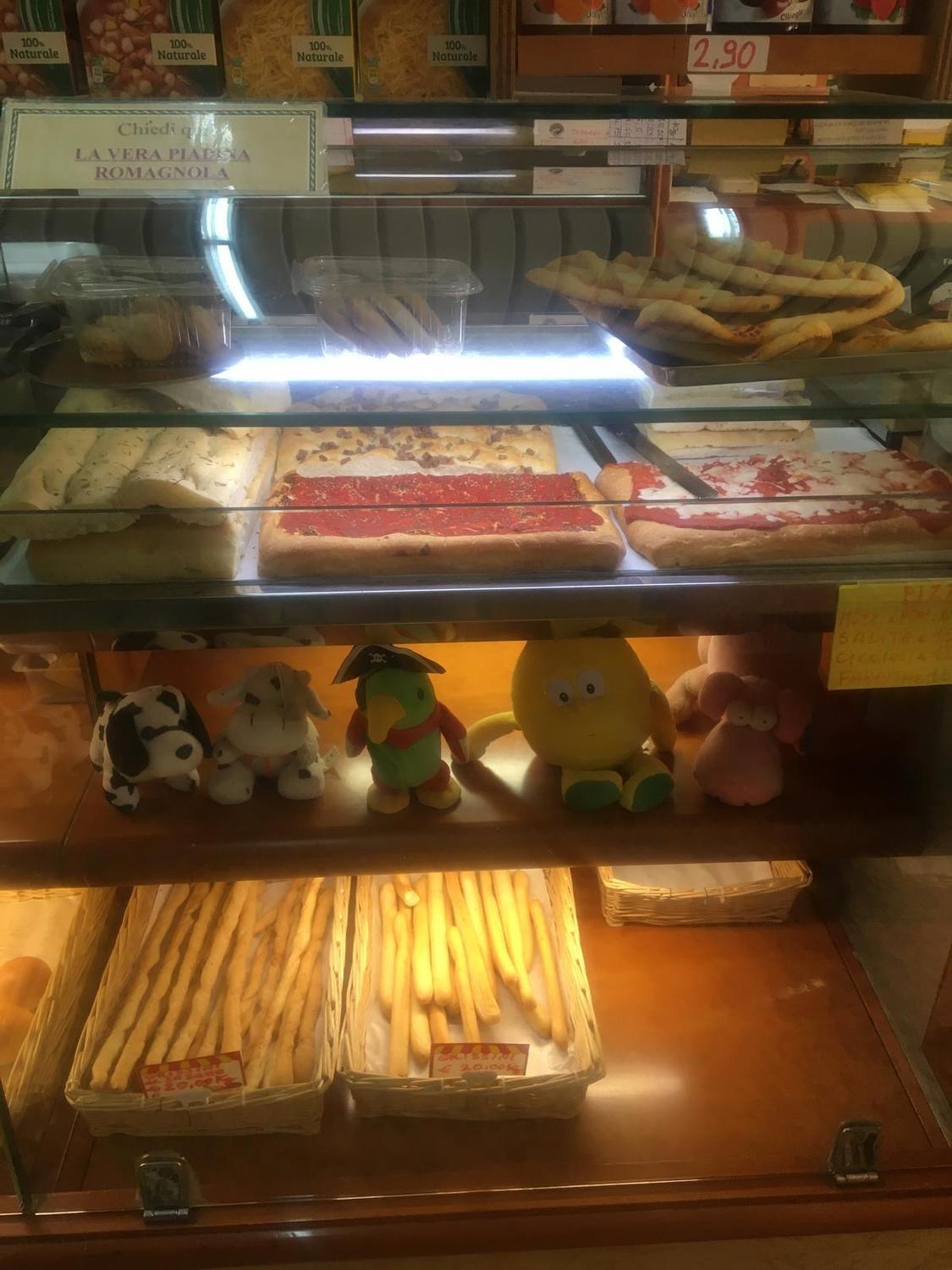 Azienda in vendita: Vendesi Licenza Panetteria – Pasticceria – Salumeria a Ravenna a Italia - Panetterie - Immagine foto 3