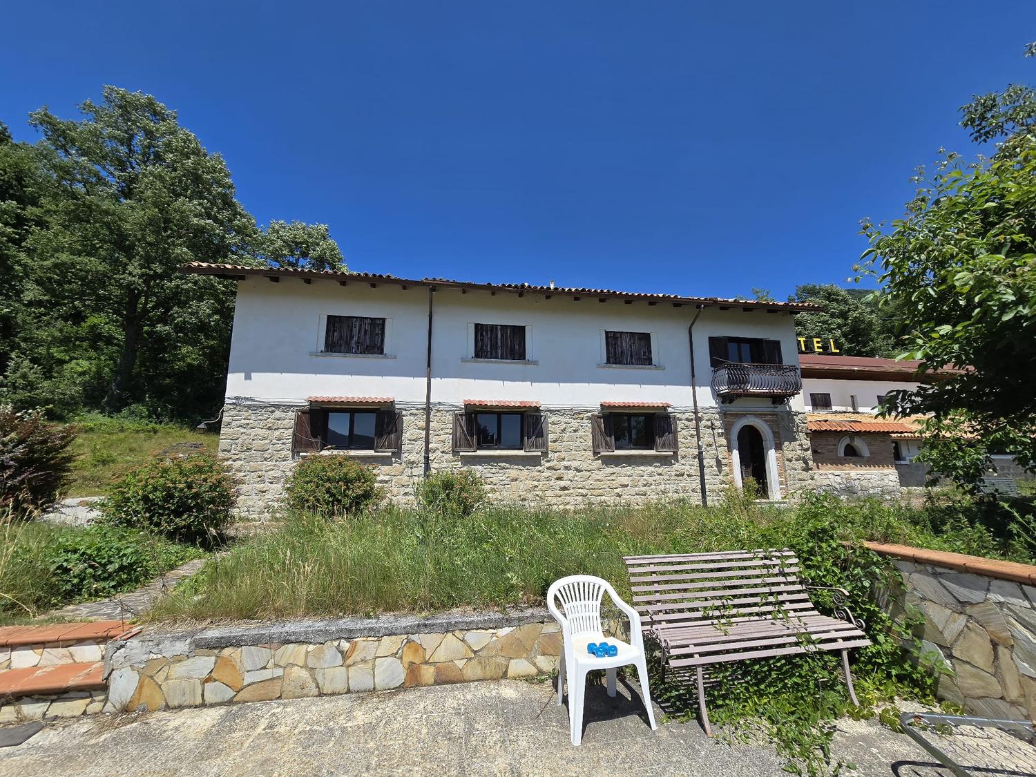 Azienda in vendita: affittasi/vendesi agriturismo hotel IN ABRUZZO a Italia - Hotel - Immagine foto 4