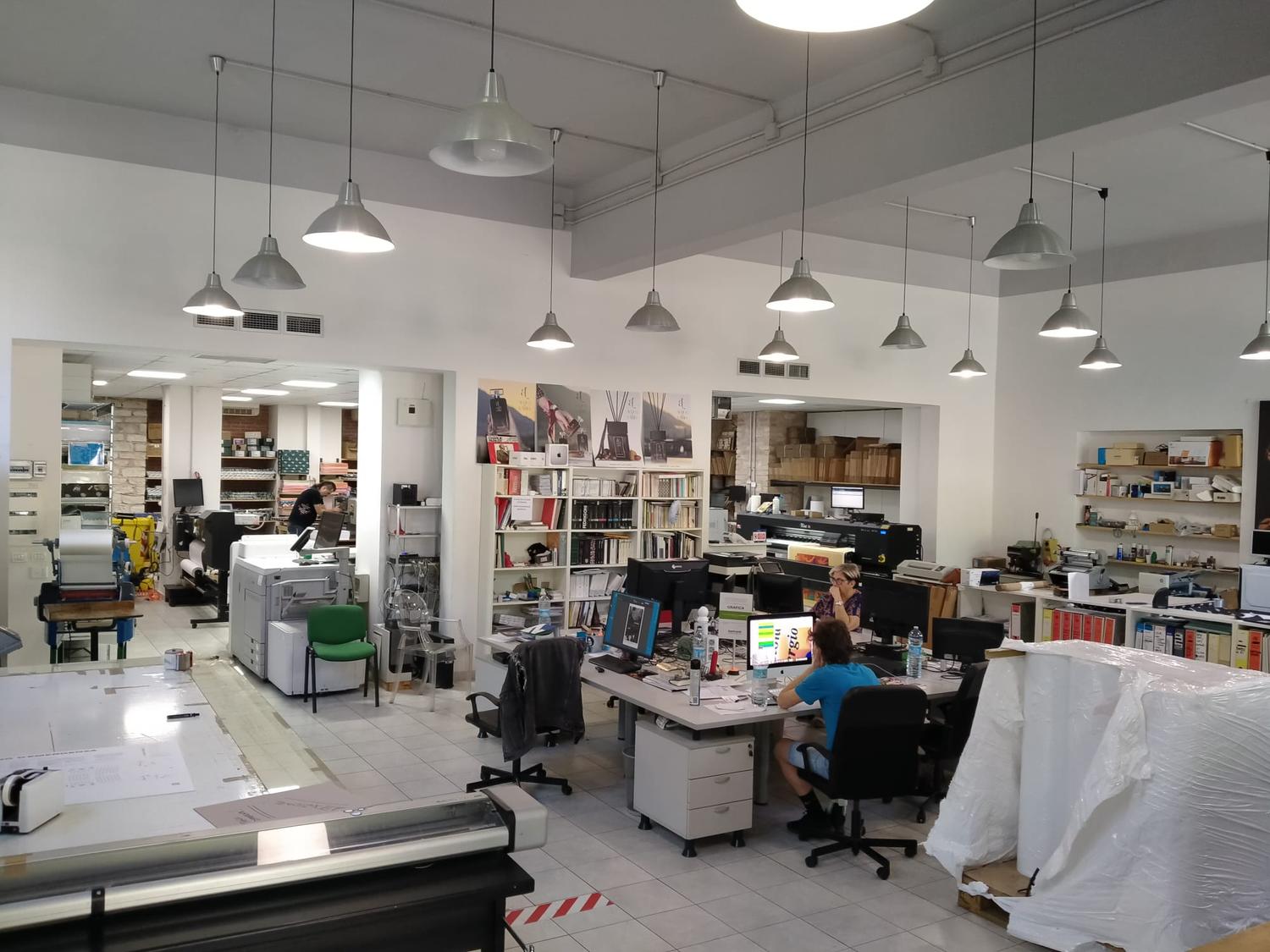 Azienda in vendita: Vendesi Tipografia digitale in provincia di Ancona. a Italia - Editoria e stampa - Immagine foto 3