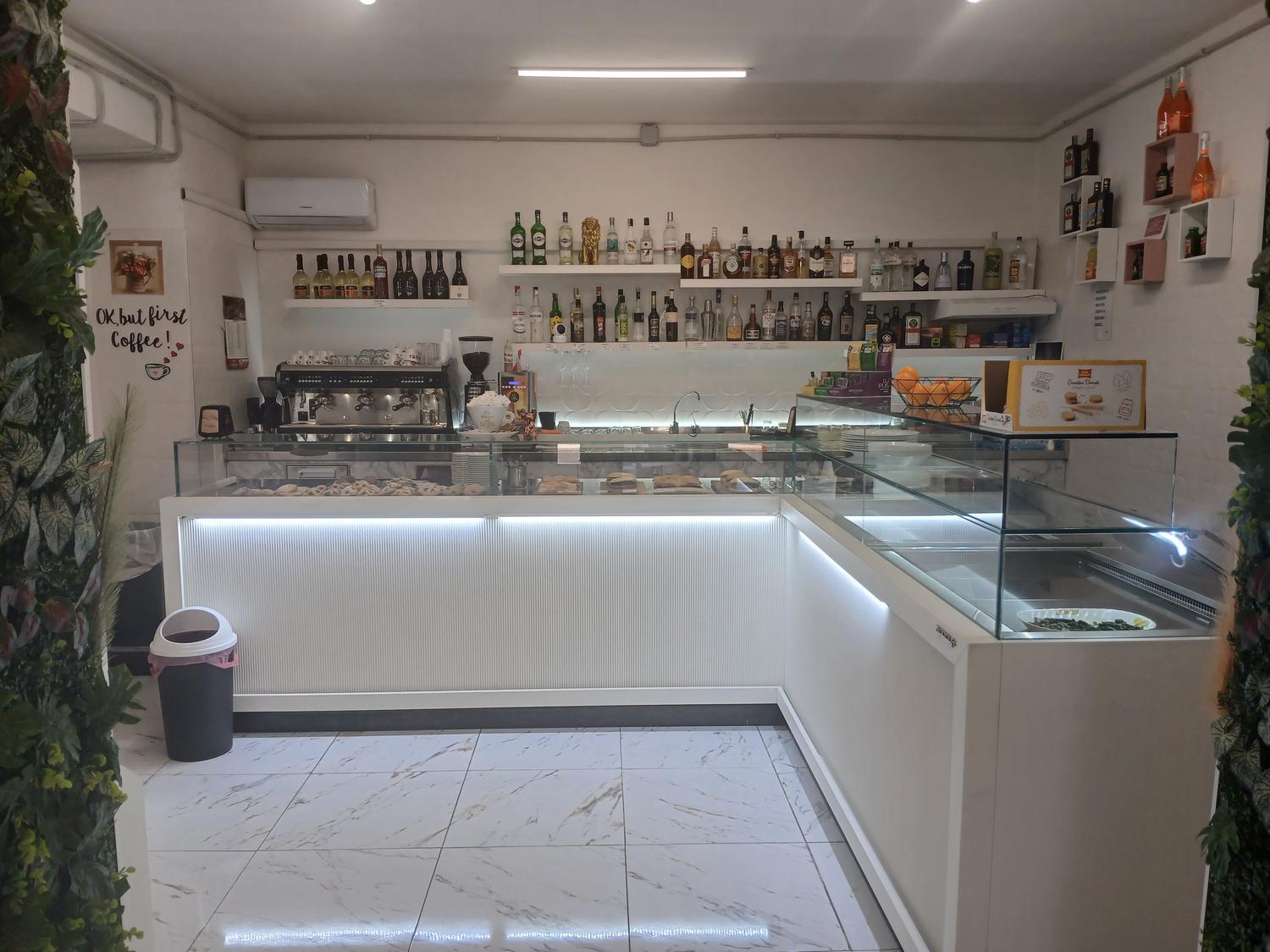 Azienda in vendita: Bar tavola calda  a Italia - Bar - Immagine principale