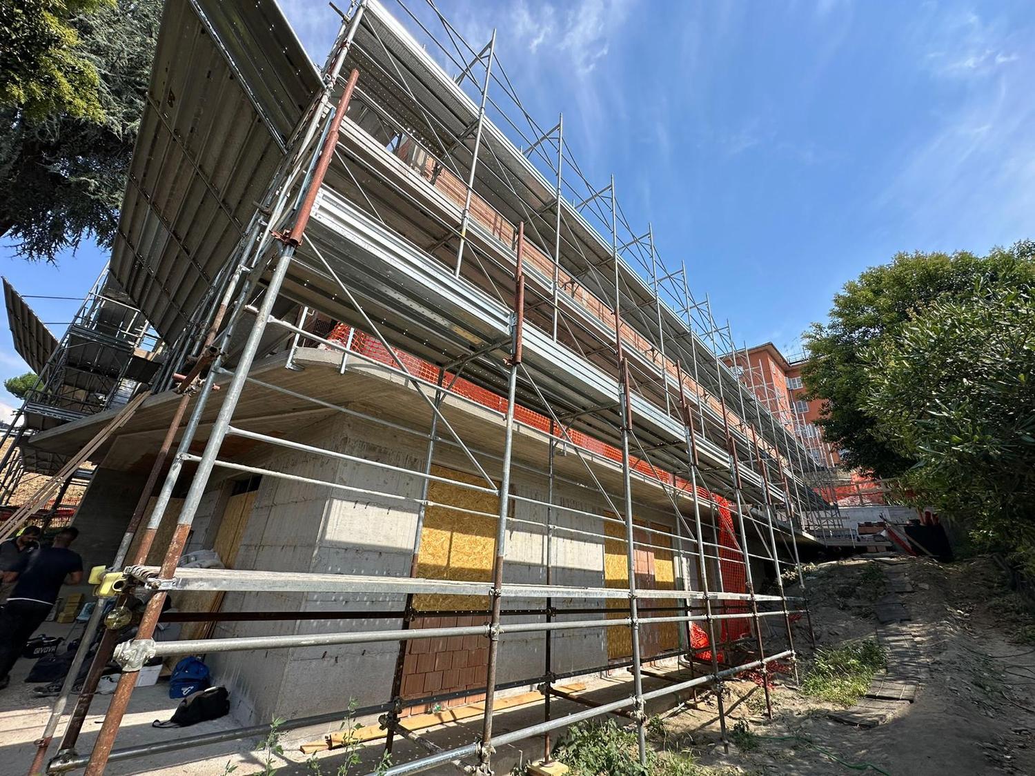 Azienda in vendita: Vendesi impresa edile certificata soa OG1 V ed OS 28 II. a Italia - Costruzioni e real estate - commerciali - Immagine principale