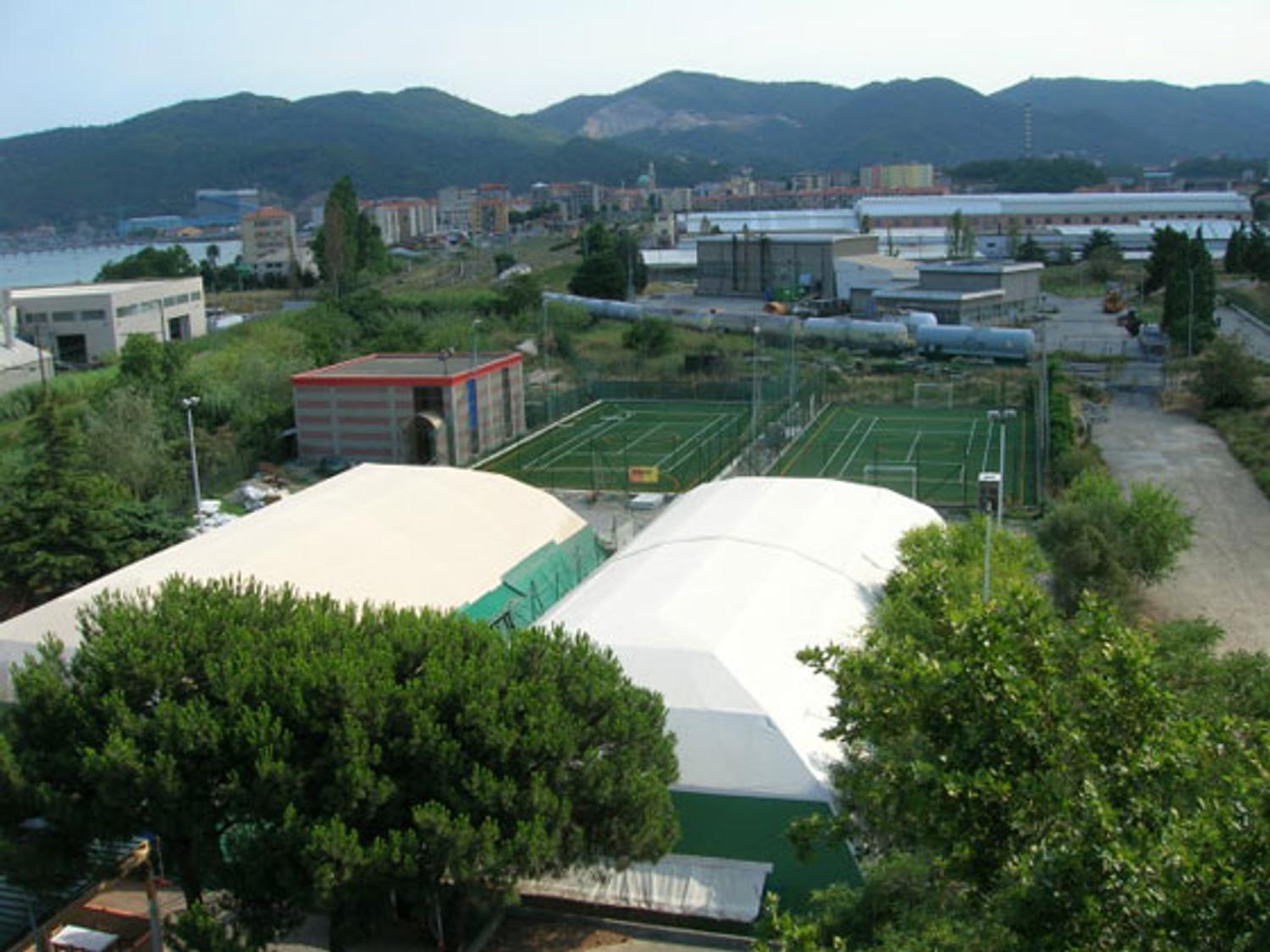 Azienda in vendita: Vendesi tennis sport club a Italia - Centri Sportivi e di Atletica - Immagine principale