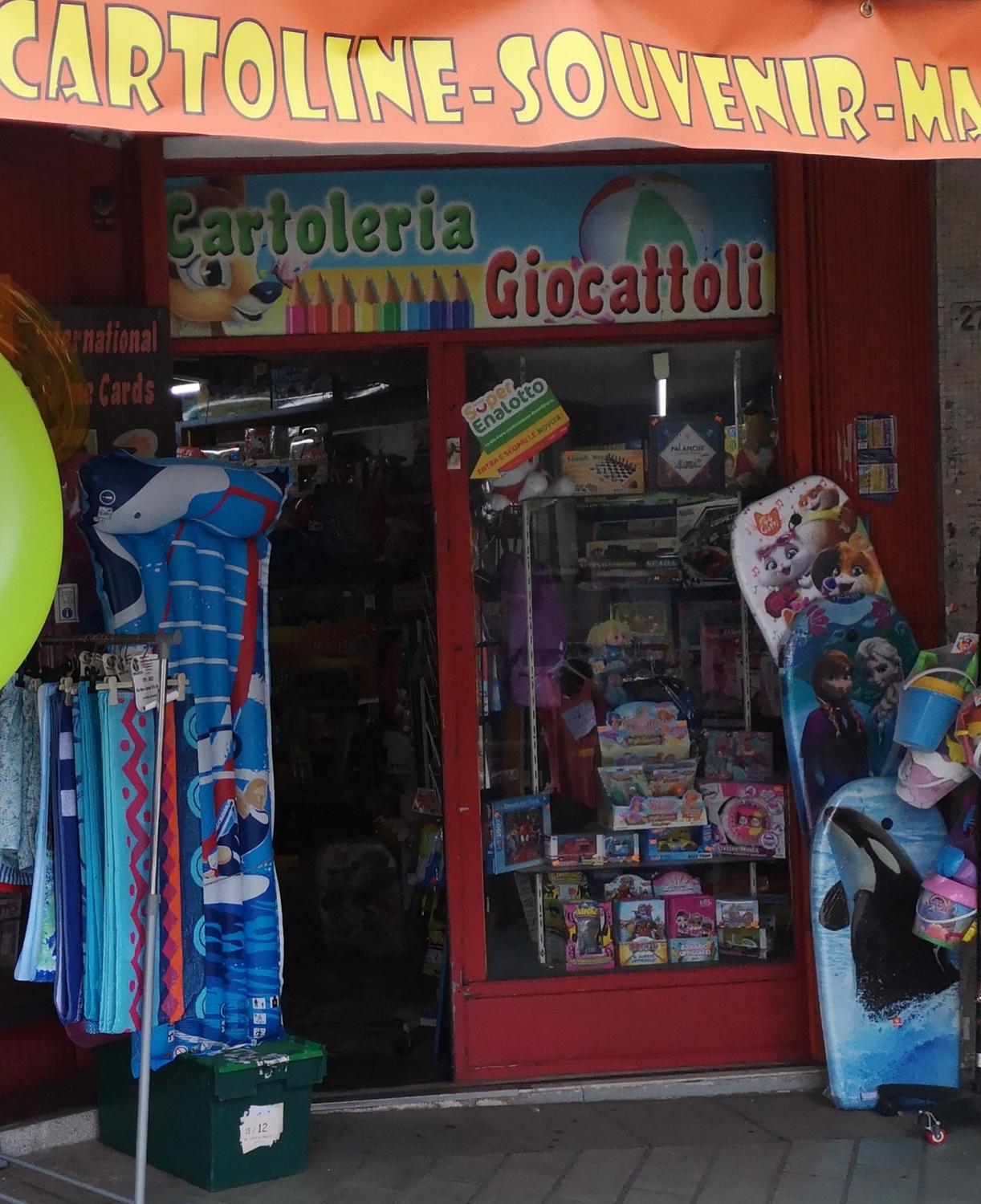 Azienda in vendita: Vendesi attività Edicola Cartoleria Giocattoli Sisal Genova Pegli a Italia - Edicole - Immagine principale