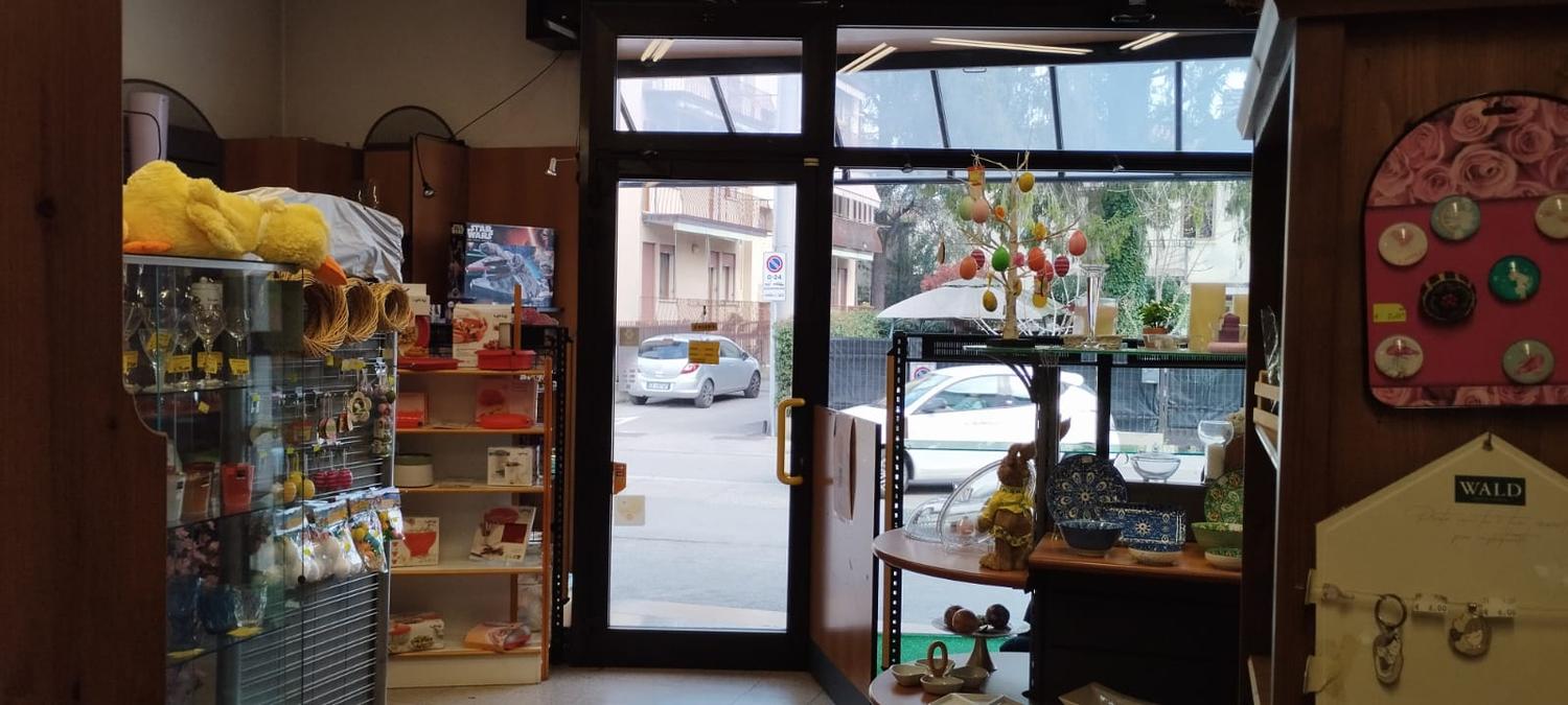 Azienda in vendita: A Padova, vendesi storico negozio di casalinghi e giocattoli a Italia - Giochi e Svago - Immagine principale