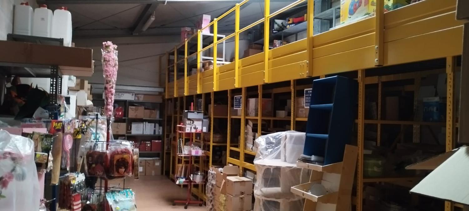 Azienda in vendita: A Padova, vendesi storico negozio di casalinghi e giocattoli a Italia - Giochi e Svago - Immagine foto 3