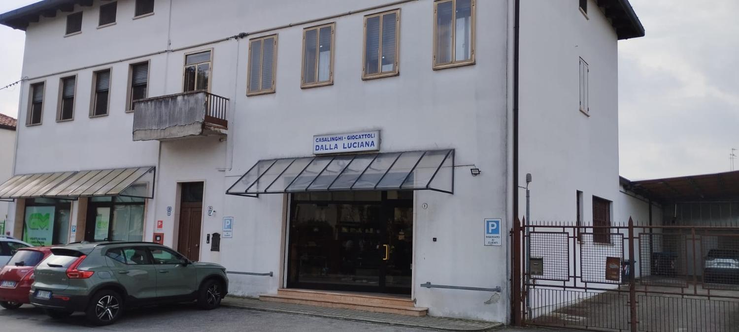 Azienda in vendita: A Padova, vendesi storico negozio di casalinghi e giocattoli a Italia - Giochi e Svago - Immagine foto 4