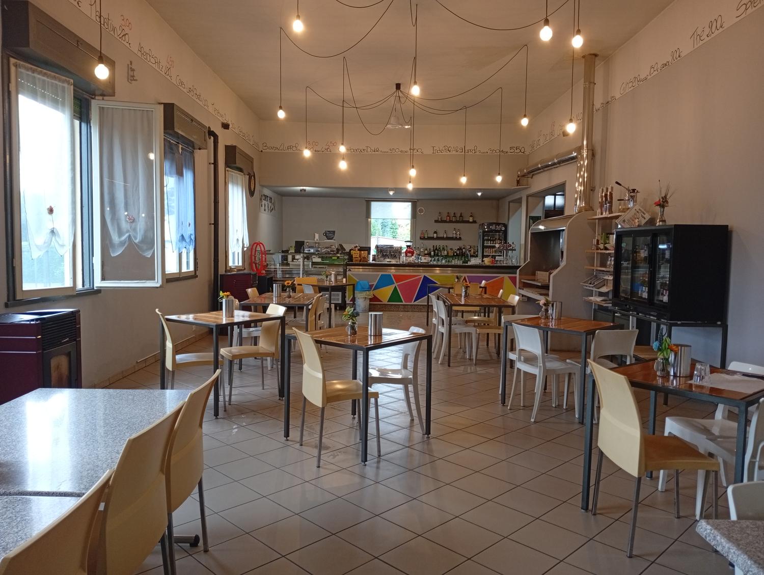Azienda in vendita: Cedesi attività Pizzeria Trattoria Bar a Italia - Pizzerie - Immagine principale