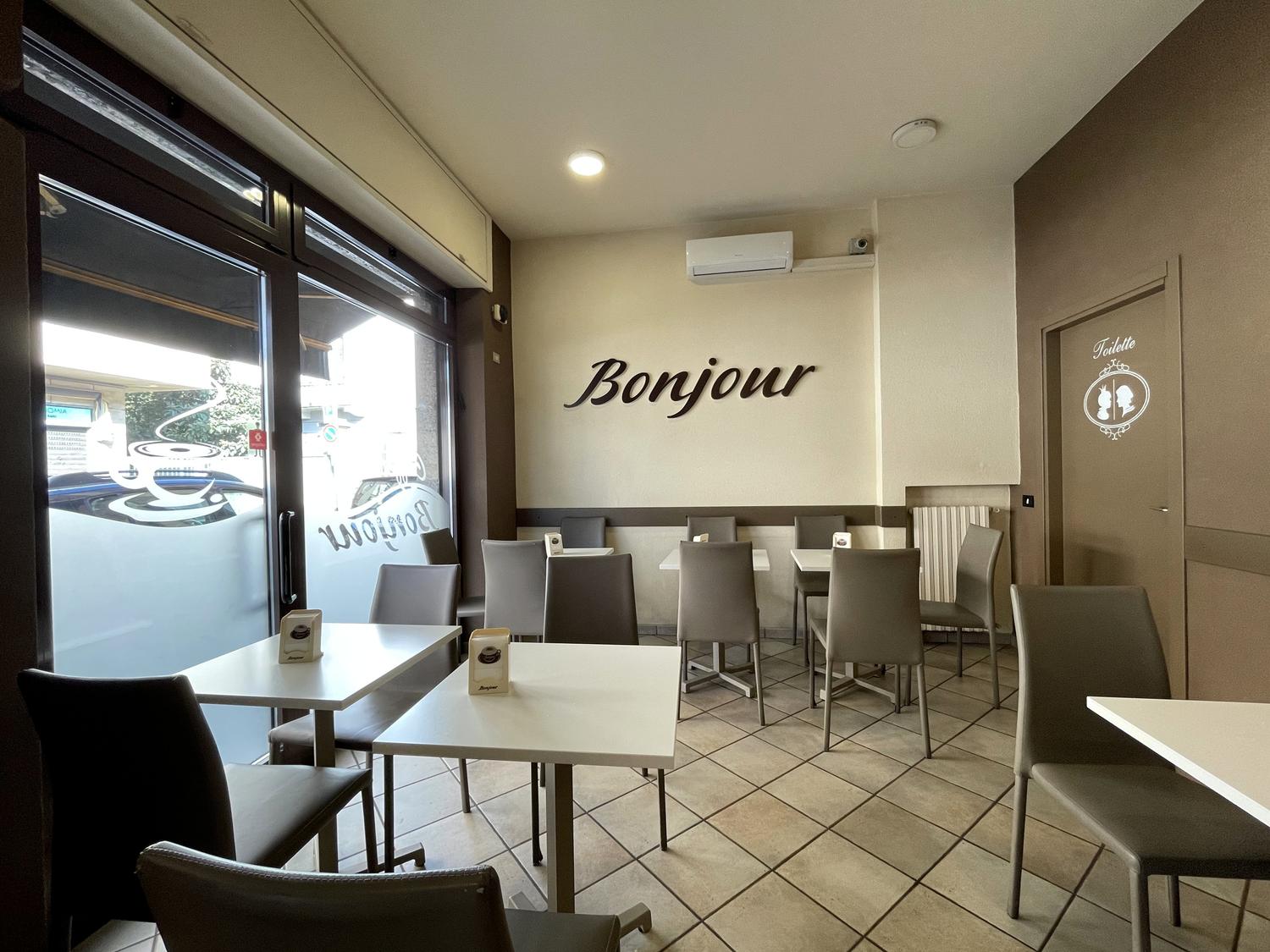 Azienda in vendita: Proponiamo in vendita Bar/Caffetteria e Tavola Fredda ben avviata a Italia - Bar - Immagine foto 3