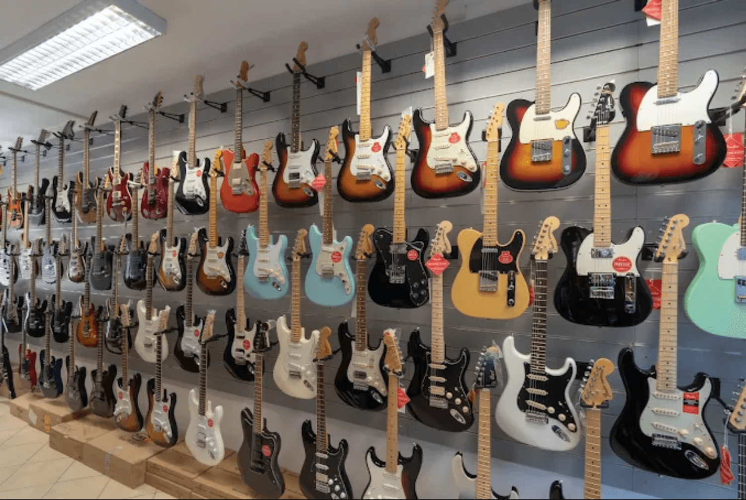 Azienda in vendita: Cedesi negozio strumenti musicali a Italia - Musica - Immagine principale