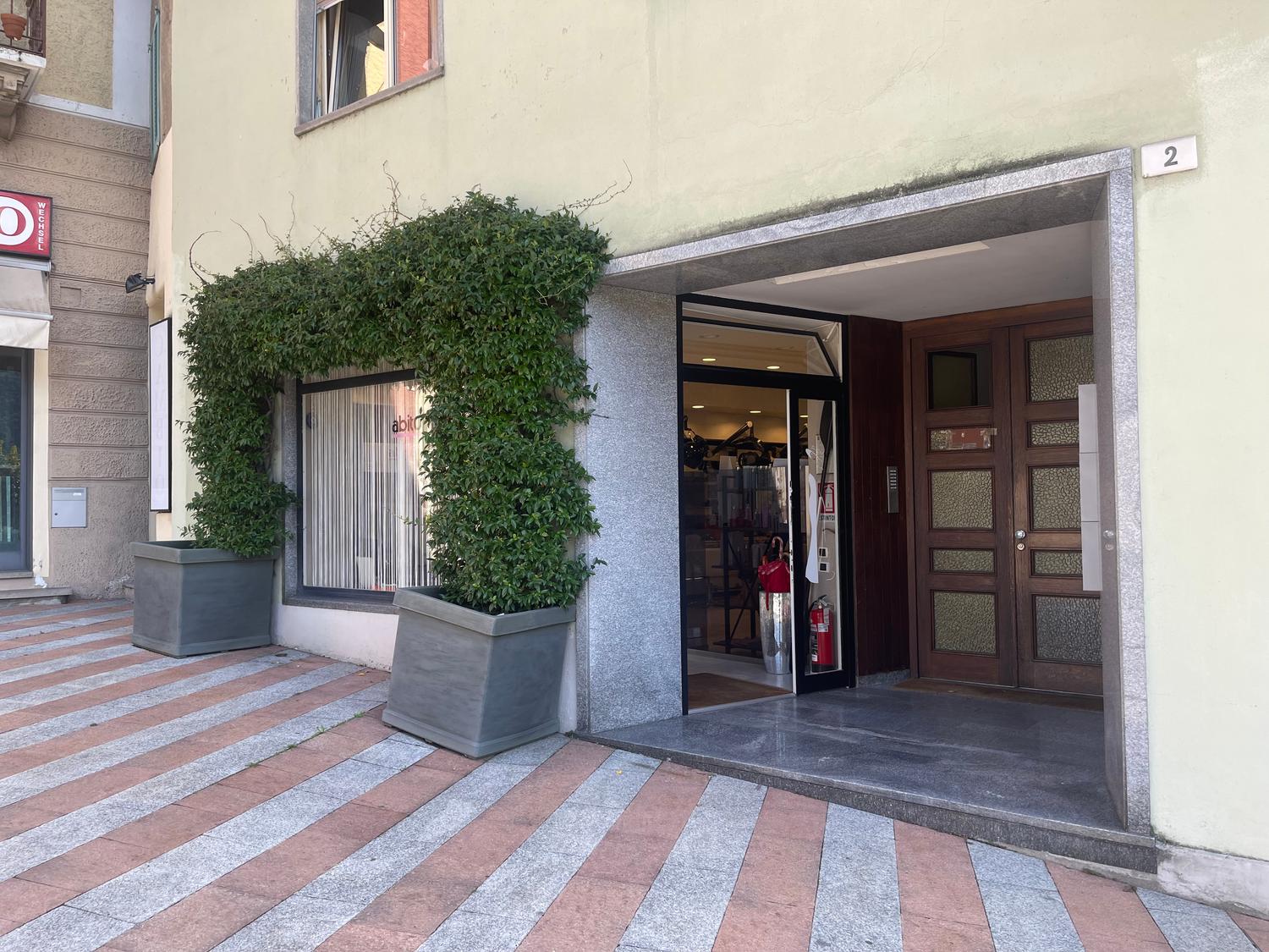Azienda in vendita: Cedesi attività di parrucchiera avviata a Campione d’Italia a Italia - Parrucchieri - Immagine foto 4