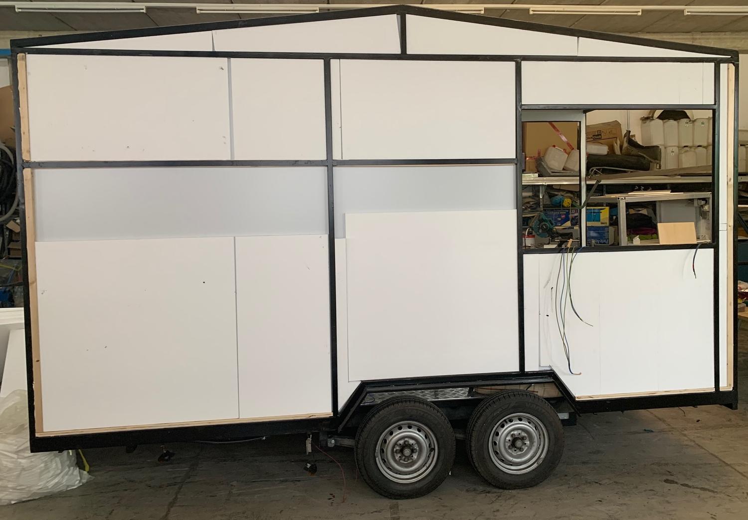 Azienda in vendita: Costruzione e trasformazione veicoli a Italia - Attività artigianali e professionali - Immagine foto 3