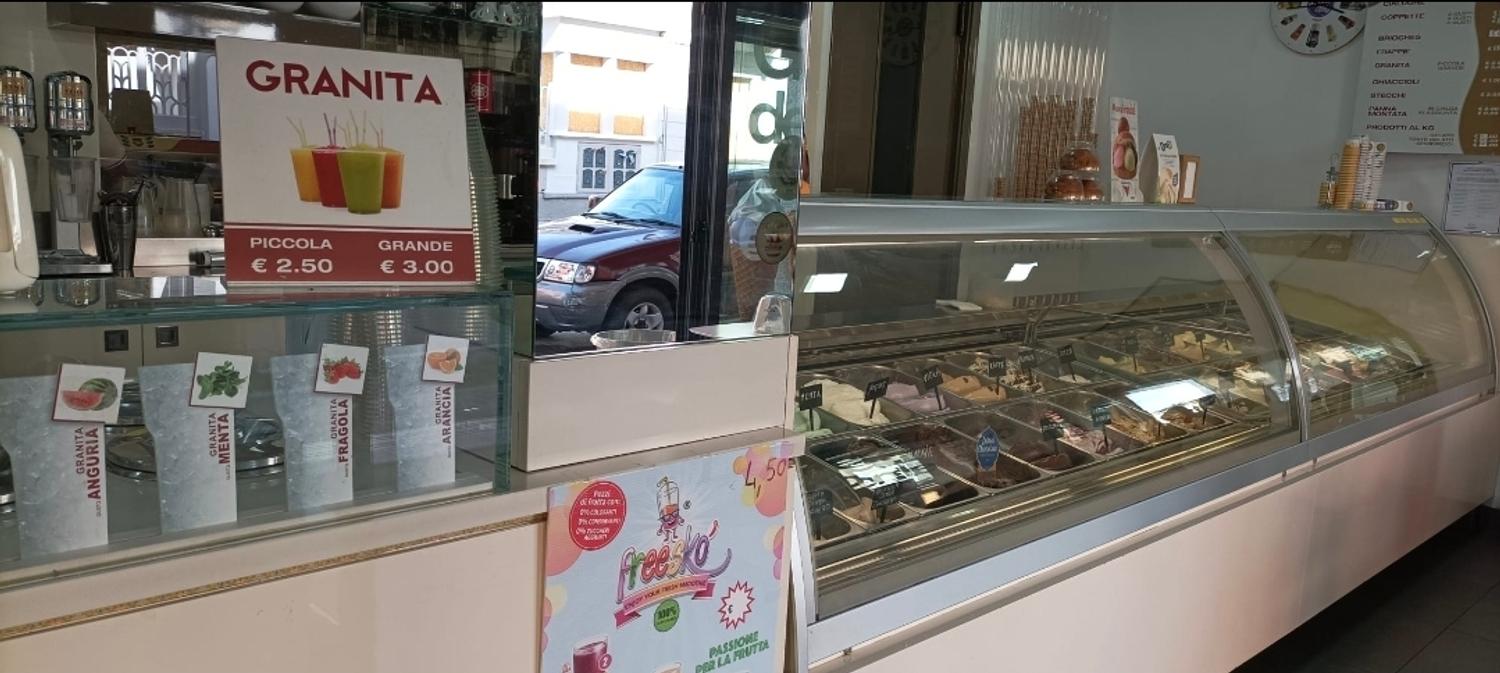Azienda in vendita: cedesi attività avviata nel 2011 a Italia - Gelaterie - Immagine principale