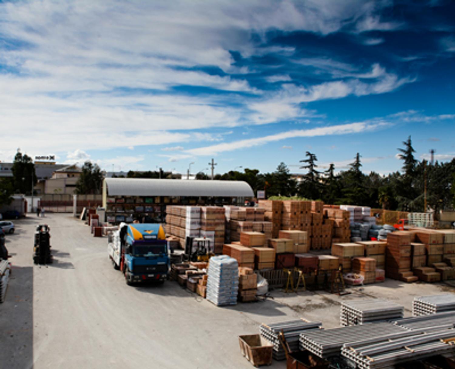 Azienda in vendita: Vendesi ad Andria-BT rivendita di materiale e attrezzature edili a Italia - Altro - Immagine principale