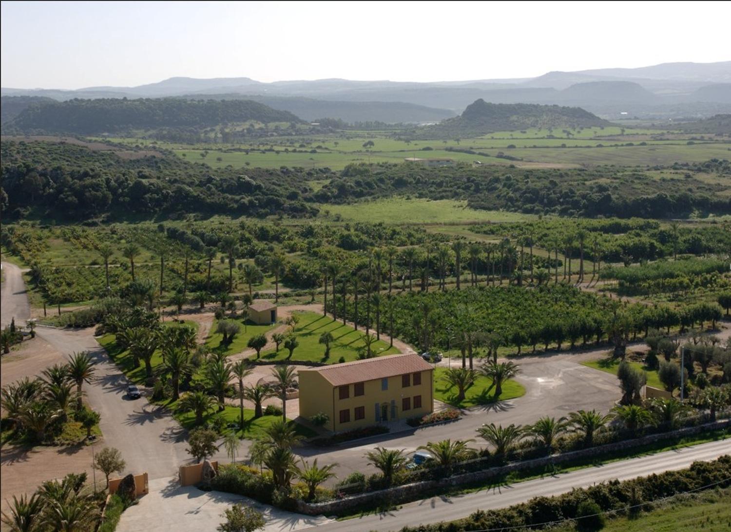 Azienda in vendita: azienda agricola con strutture e parco a Italia - Agriturismi - Immagine principale