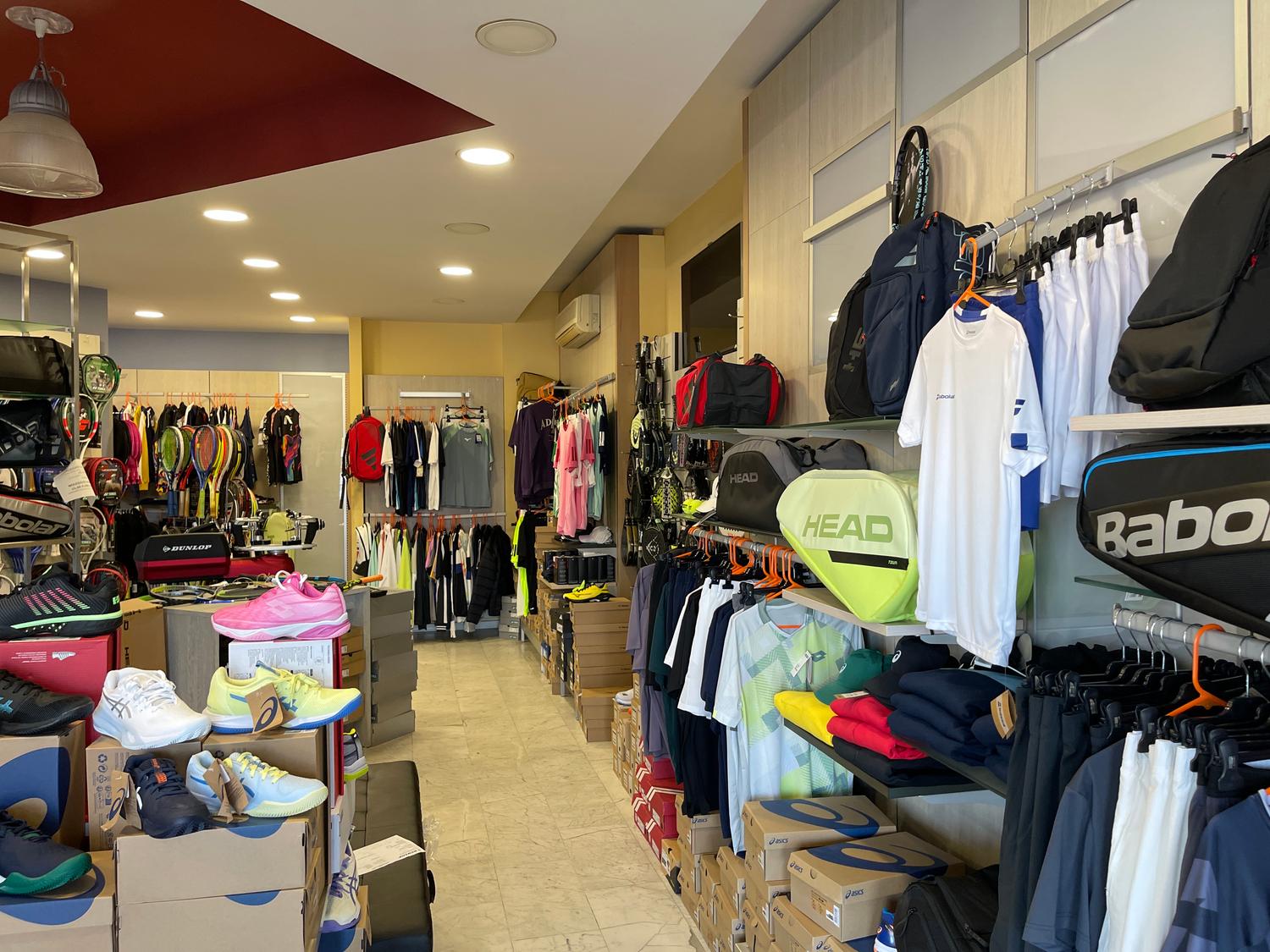 Azienda in vendita: NEGOZIO ARTICOLI SPORTIVI TENNIS E PADEL a Italia - Negozi - Articoli sportivi - Immagine principale