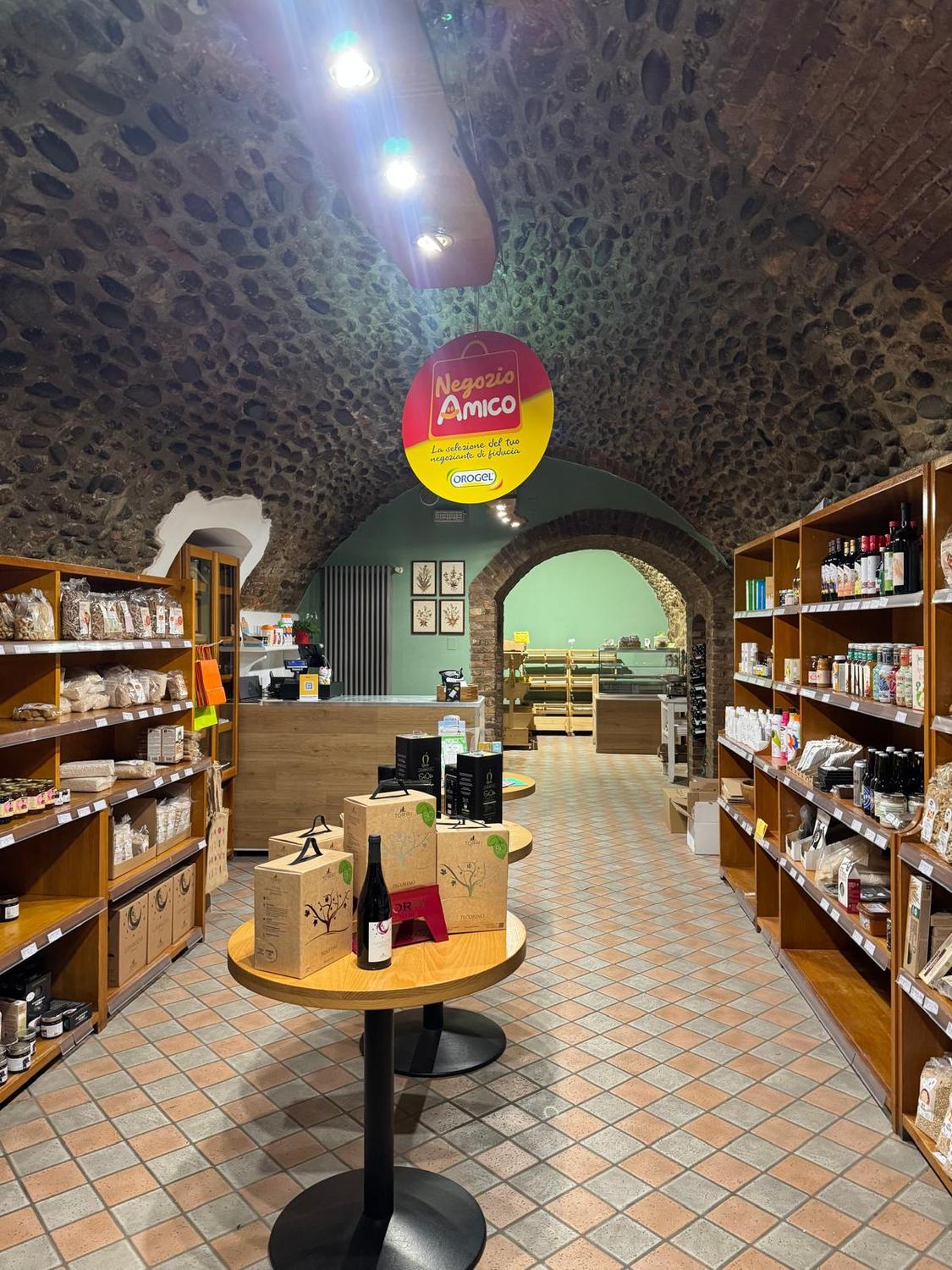 Azienda in vendita: Attività di ristorazione in centro città e due punti vendita a Italia - Ristoranti - Immagine foto 2