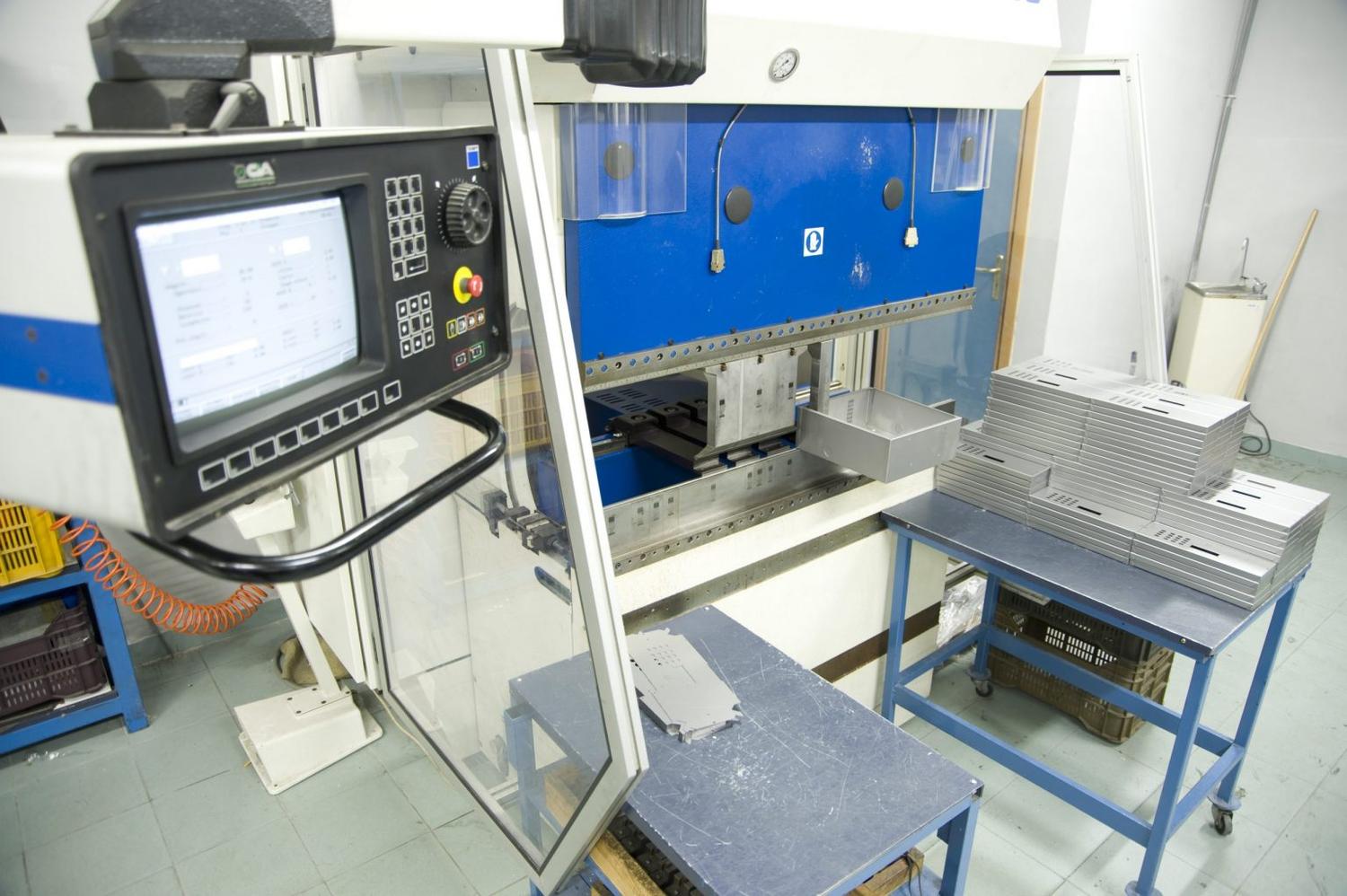 Azienda in vendita: Azienda leader di dispositivi elettronici per la sicurezza  a Italia - Attività industriali e fabbriche - Immagine foto 3