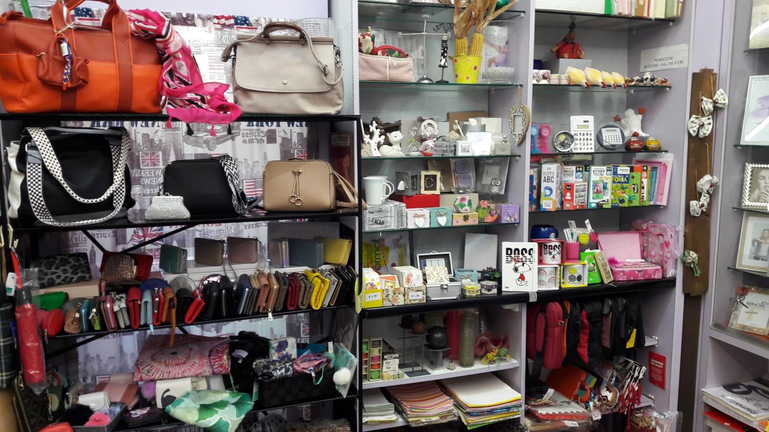 Azienda in vendita: CARTOLIBRERIA ZONA BORGO ROMA/VR a Italia - Cartolerie e Copisterie - Immagine foto 3