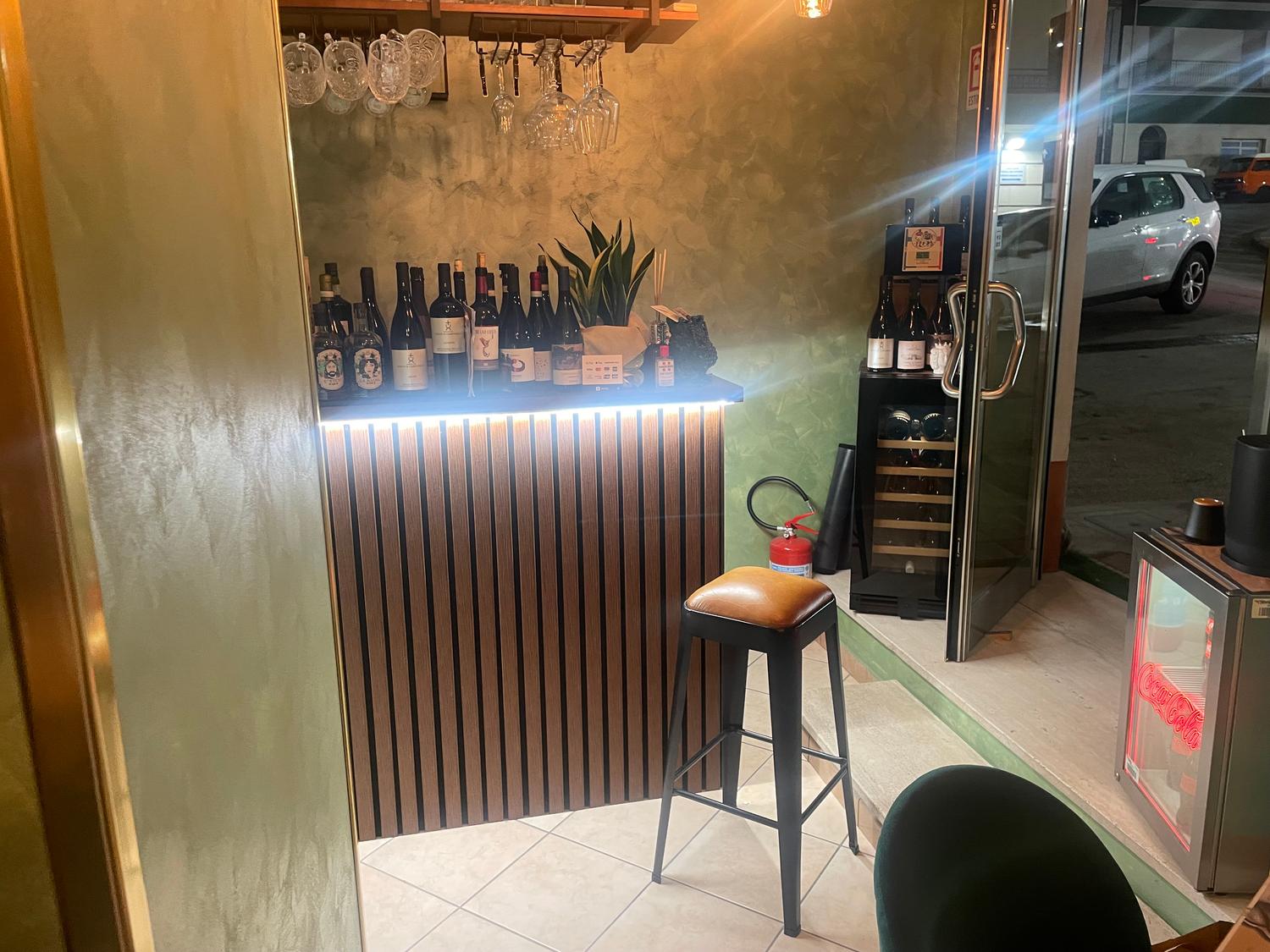 Azienda in vendita: Attivatà di tipo ristorazione al centro a 50 metri dal mare  a Italia - Ristoranti - Immagine foto 2