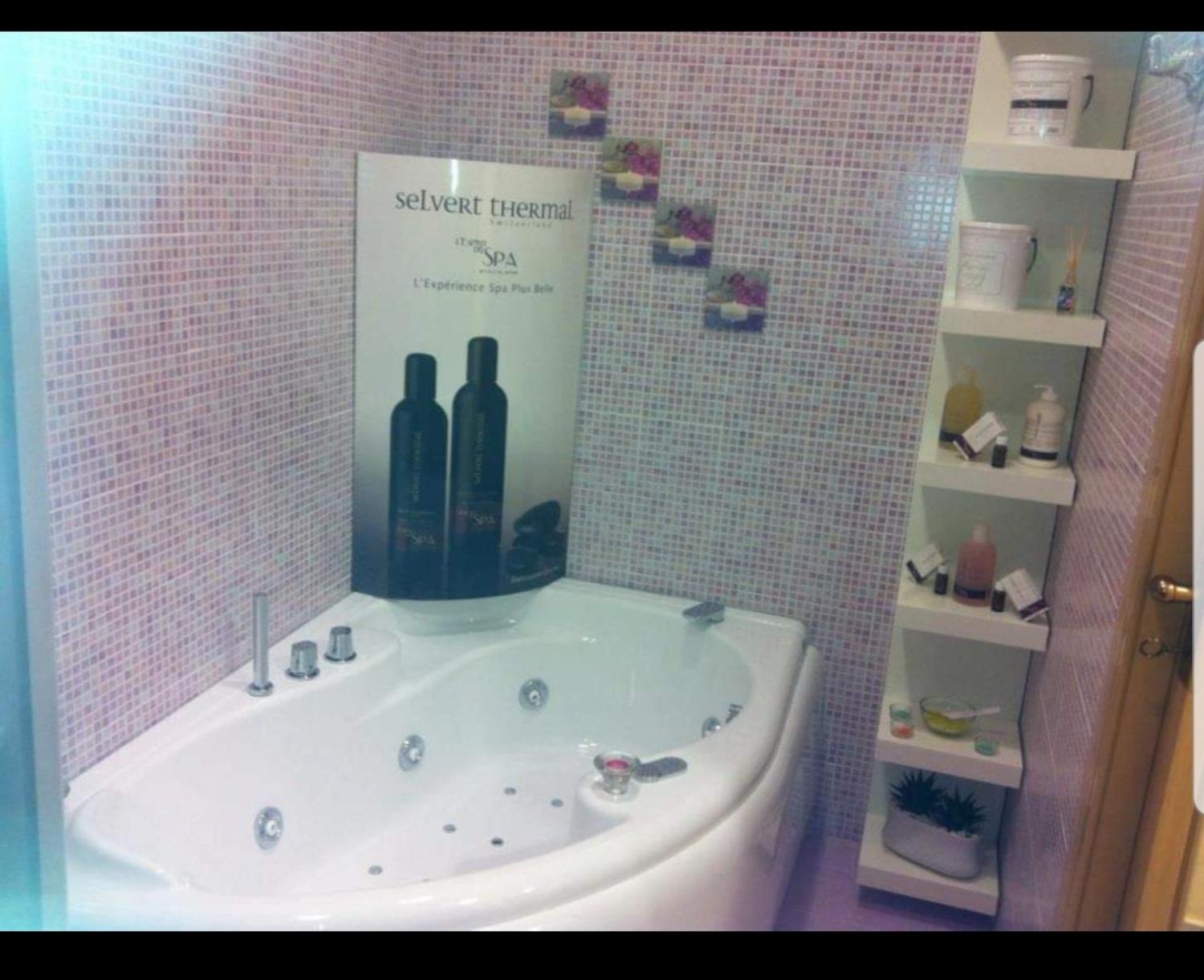 Azienda in vendita: Centro Estetica Avanzata  a Italia - Centri Estetici - Immagine foto 2