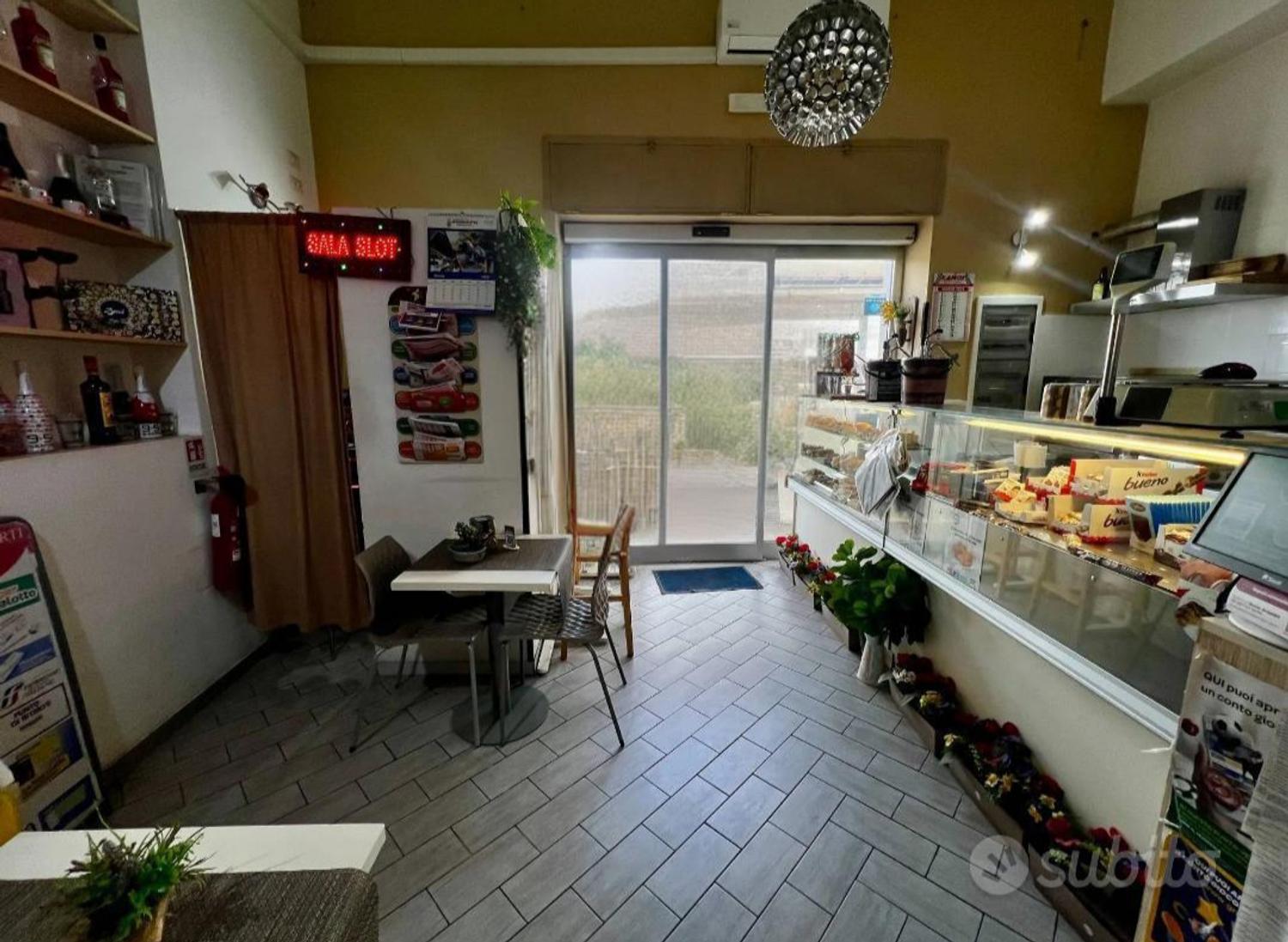 Azienda in vendita: Vendesi Kairos attività di lounge bar, caffetteria e ricevitoria  a Italia - Bar - Immagine foto 2