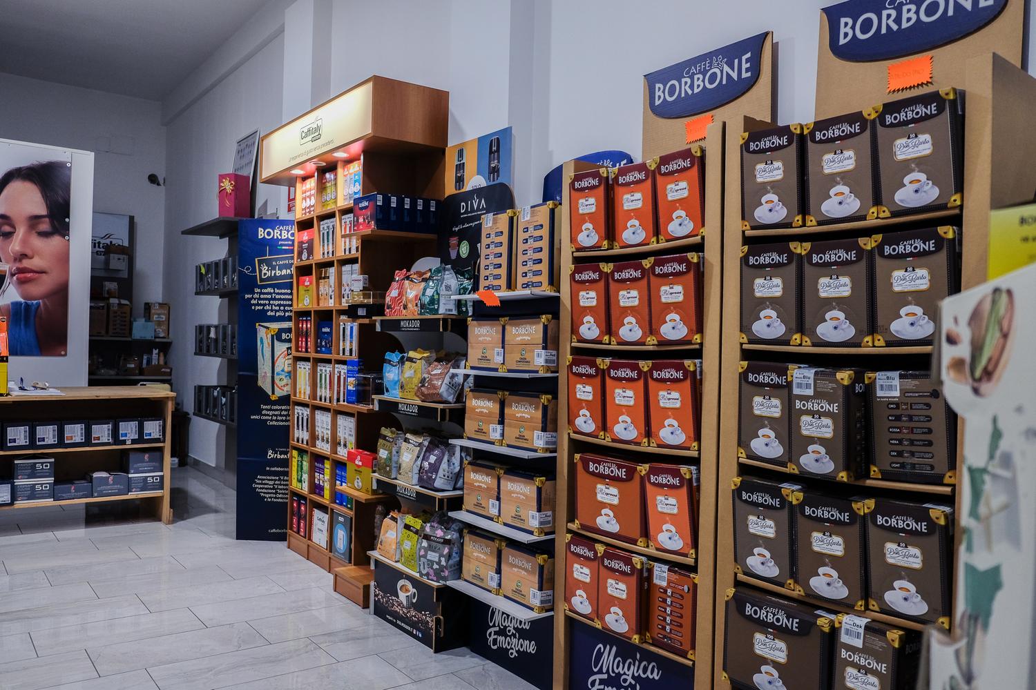 Azienda in vendita: Negozio di Vendita al Dettaglio di Caffè Monoporzionato  a Italia - Negozi - alimentari e ortofrutta - Immagine principale