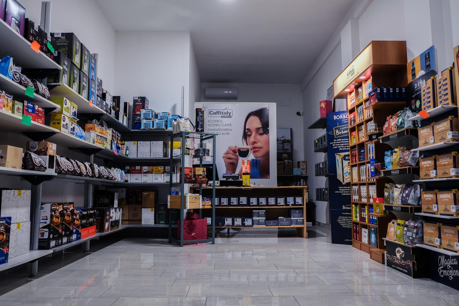 Azienda in vendita: Negozio di Vendita al Dettaglio di Caffè Monoporzionato  a Italia - Negozi - alimentari e ortofrutta - Immagine foto 2