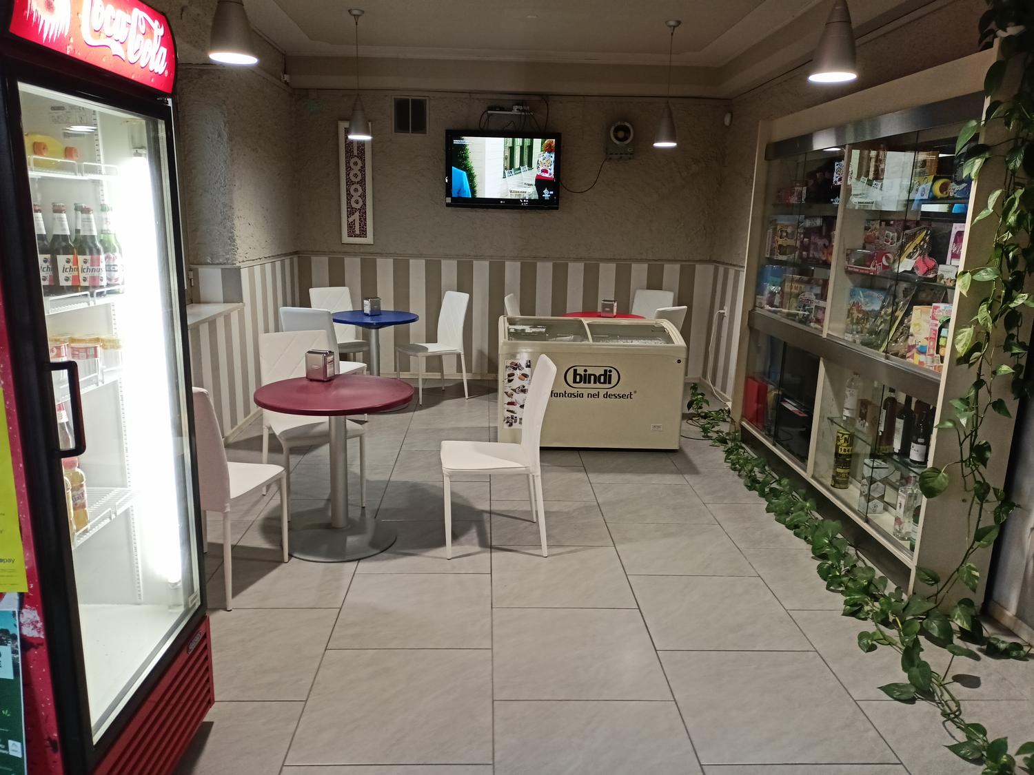 Azienda in vendita: Bar, tabacchi, ricevitoria Lotto, gratta e vinci, punto poste a Italia - Bar Tabacchi - Immagine principale