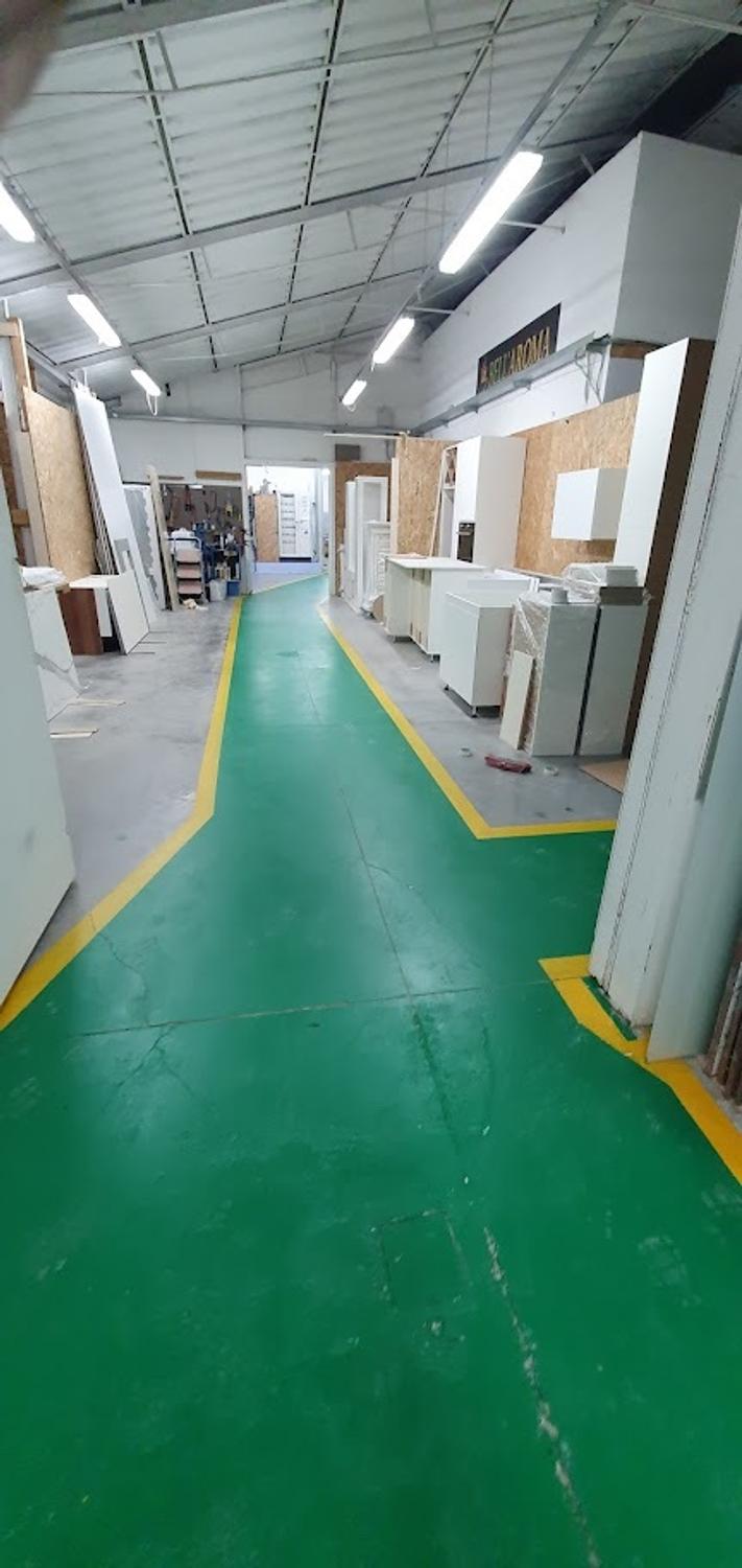 Azienda in vendita: Azienda artigianale di arredamento su misura con 20 anni di esper a Italia - Attività artigianali e professionali - Immagine foto 3