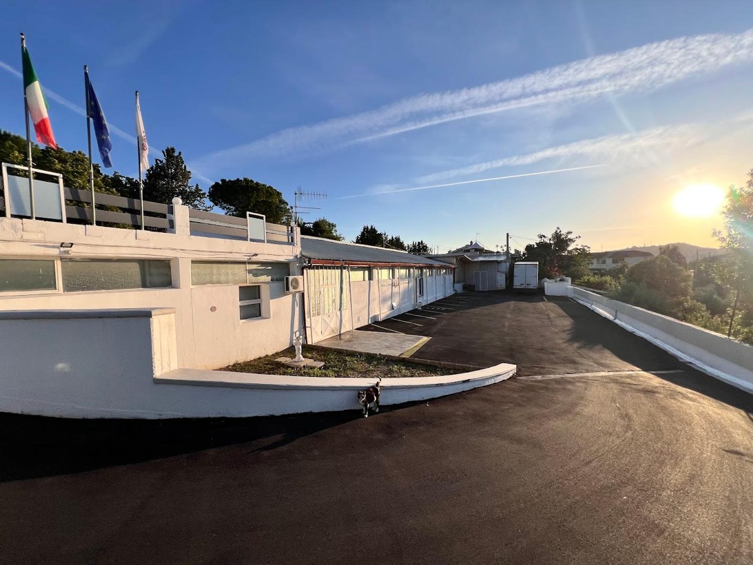 Azienda in vendita: Azienda artigianale di arredamento su misura con 20 anni di esper a Italia - Attività artigianali e professionali - Immagine foto 4