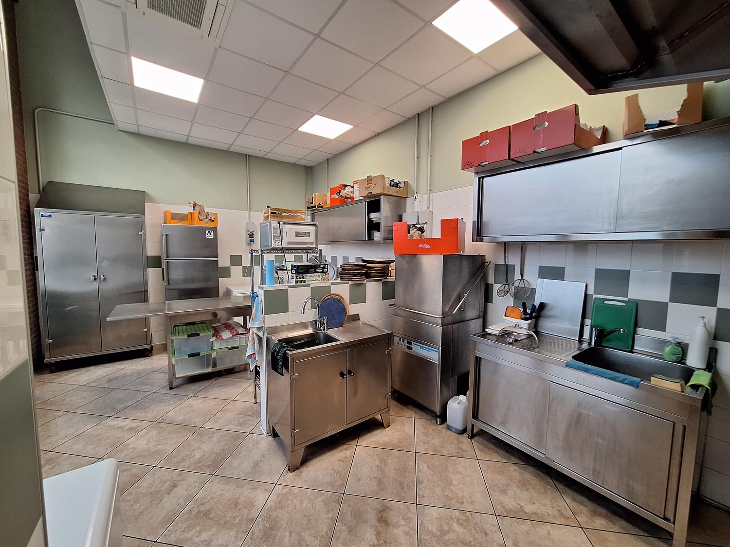 Azienda in vendita: Bellissimo bar seminuovo in vendita a Langhirano  a Italia - Bar - Immagine foto 2