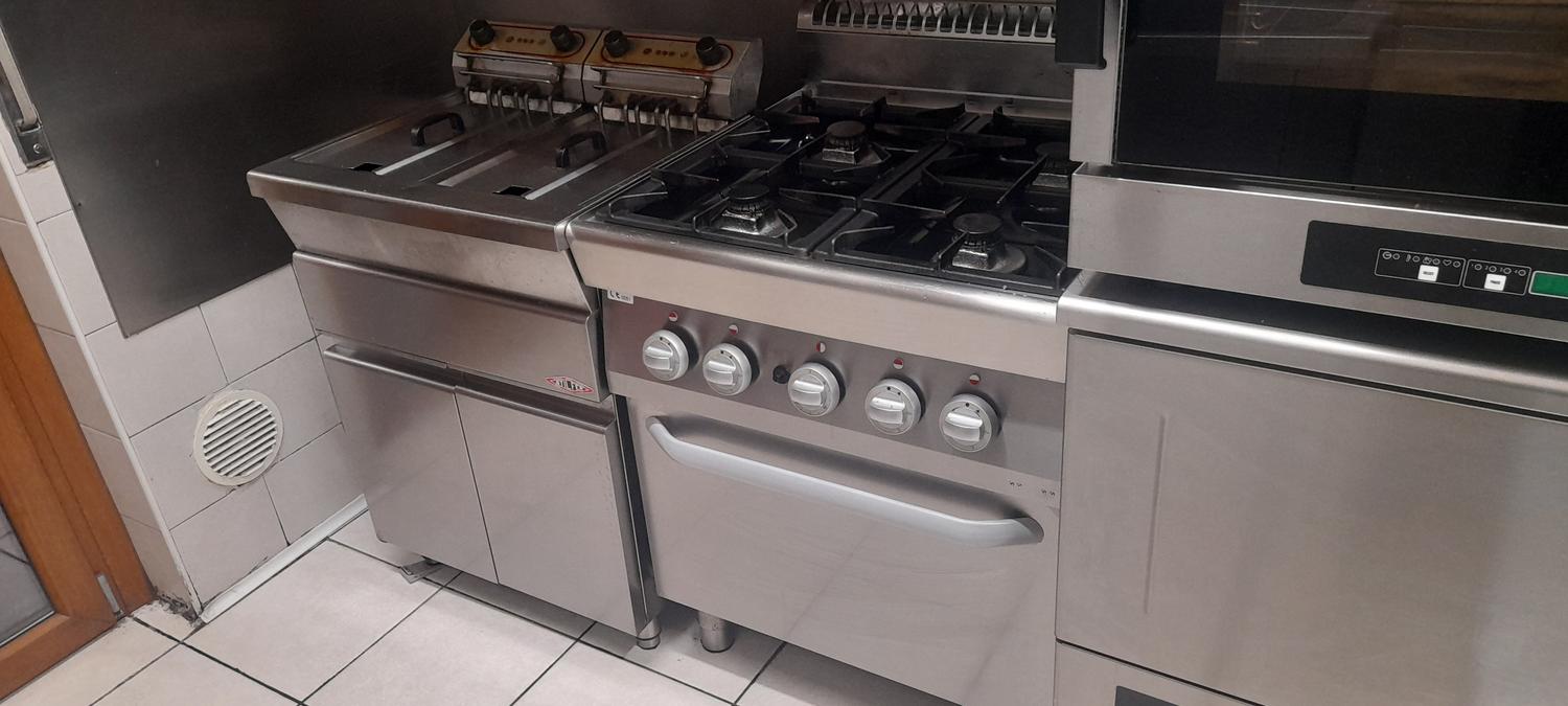 Azienda in vendita: cedesi laboratorio gastronomico/cucina con canna fumaria  a Italia - Attività artigianali e professionali - Immagine foto 3