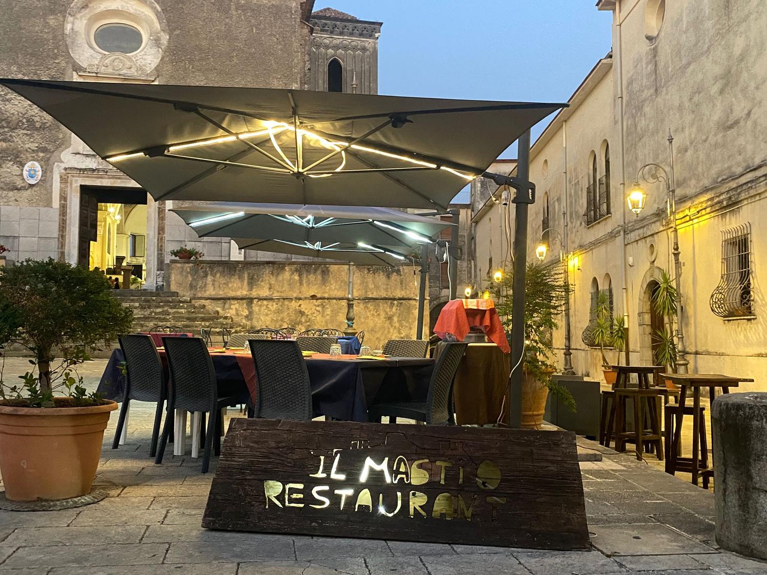 Azienda in vendita: Ristorante, di cucina tipica locale  cilentana. a Italia - Ristoranti - Immagine principale