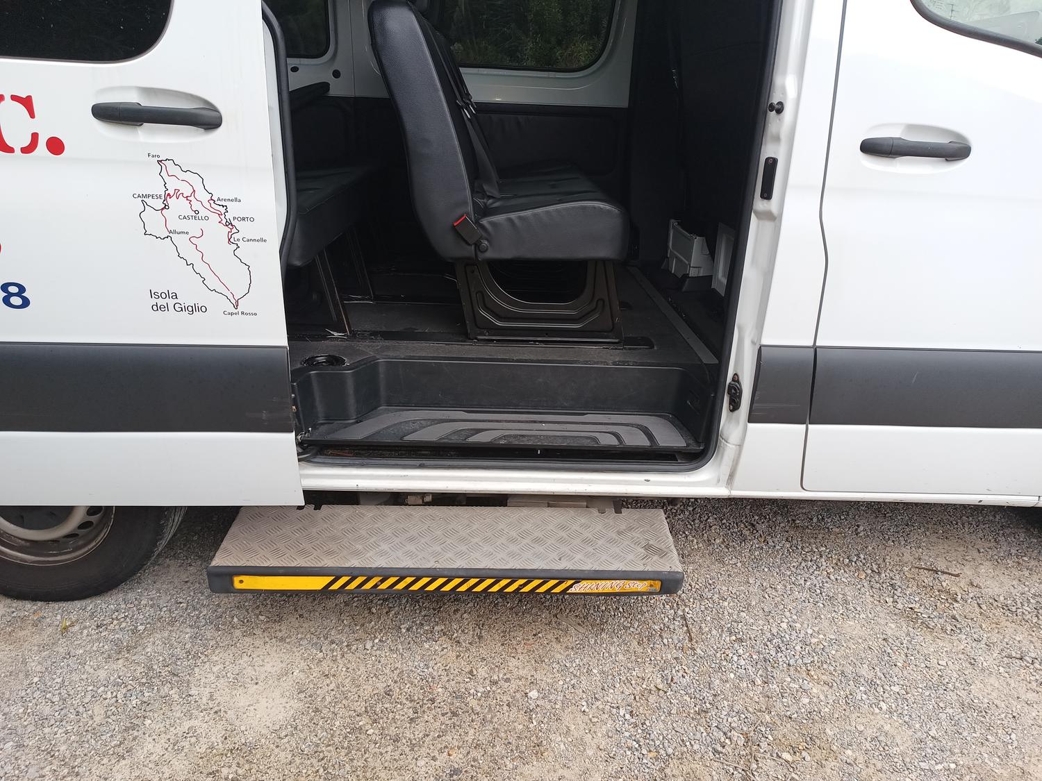 Azienda in vendita: attività di noleggio con conducente  a Italia - Attività artigianali e professionali - Immagine foto 3