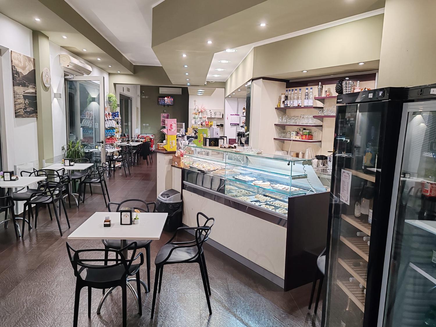 Azienda in vendita: Attività di Bar/Rosticceria/Pizzeria a Italia - Pizzerie - Immagine principale