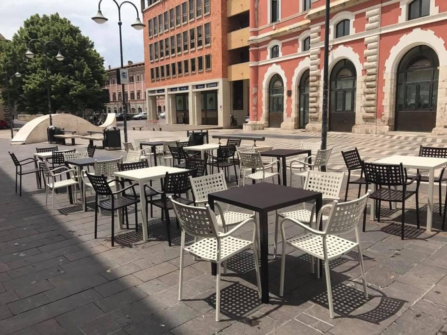 Azienda in vendita: 	Bar con Dehors in Vendita – Opportunità Unica
Una piazza per te! a Italia - Bar - Immagine principale