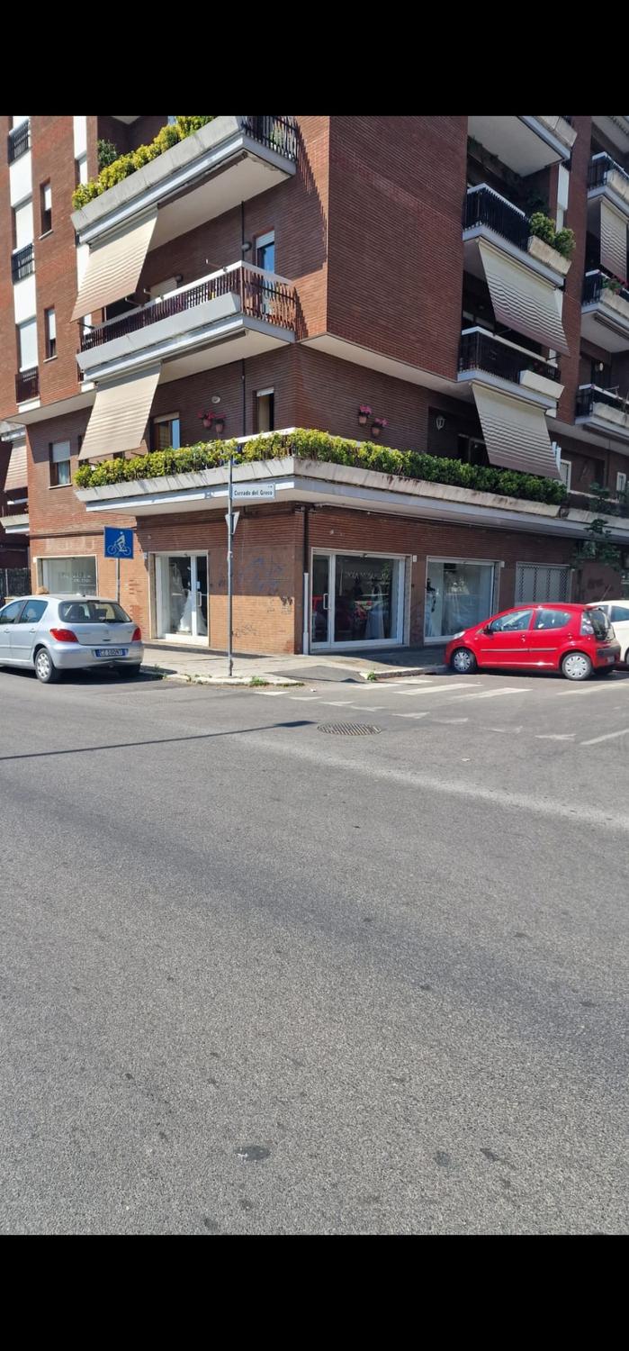 Azienda in vendita: OSTIA LIDO-CESSIONE ATTIVITA' COMMERCIALE ABITI SPOSA/CERIMONIA a Italia - Negozi - abbigliamento - Immagine foto 4