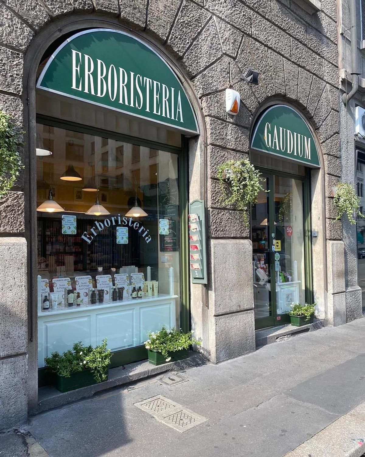 Azienda in vendita: Storica attività di benessere e cosmetici naturale Milano centro a Italia - Negozi - cosmetici e bellezza - Immagine principale